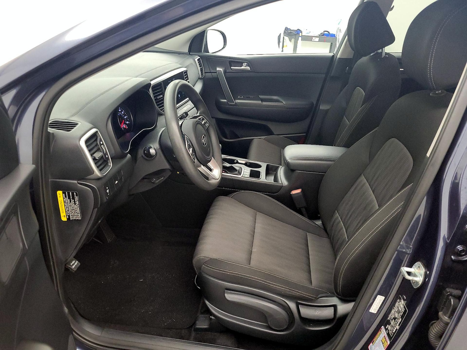 2022 Kia Sportage LX - Photo 12