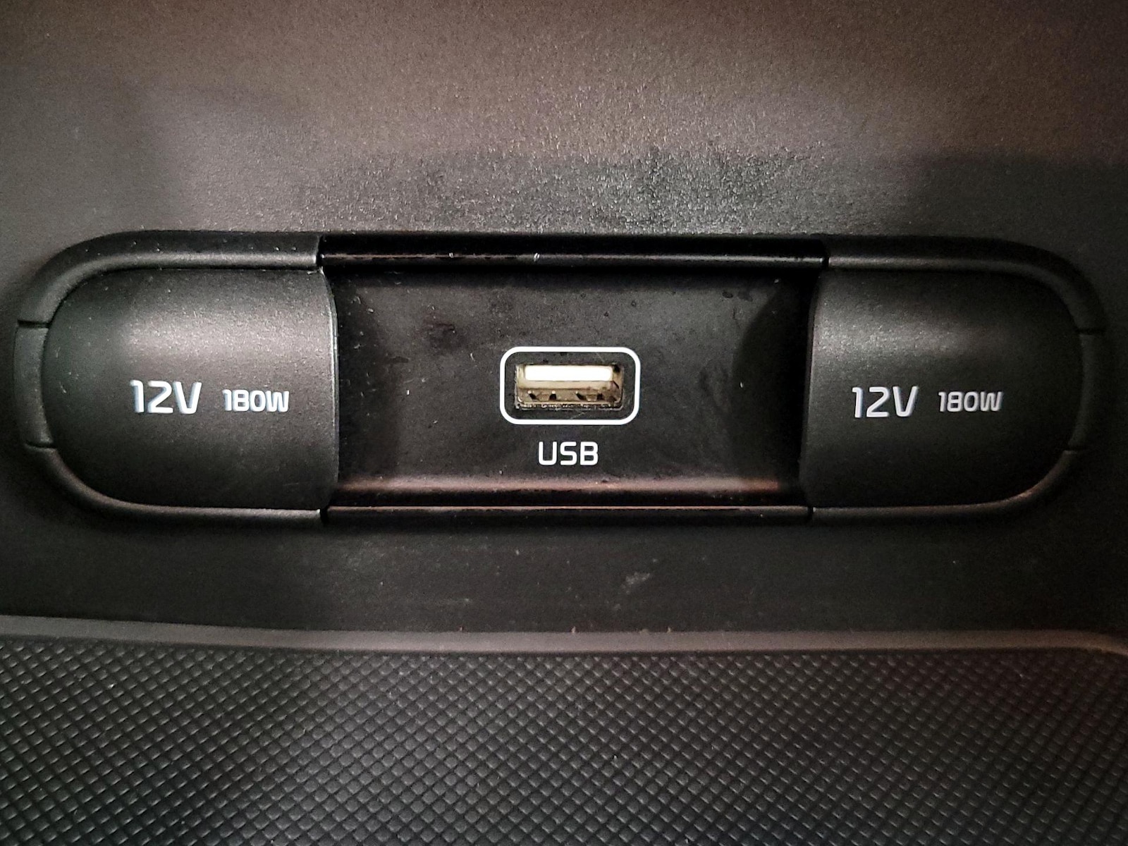 2022 Kia Sportage LX - Photo 19