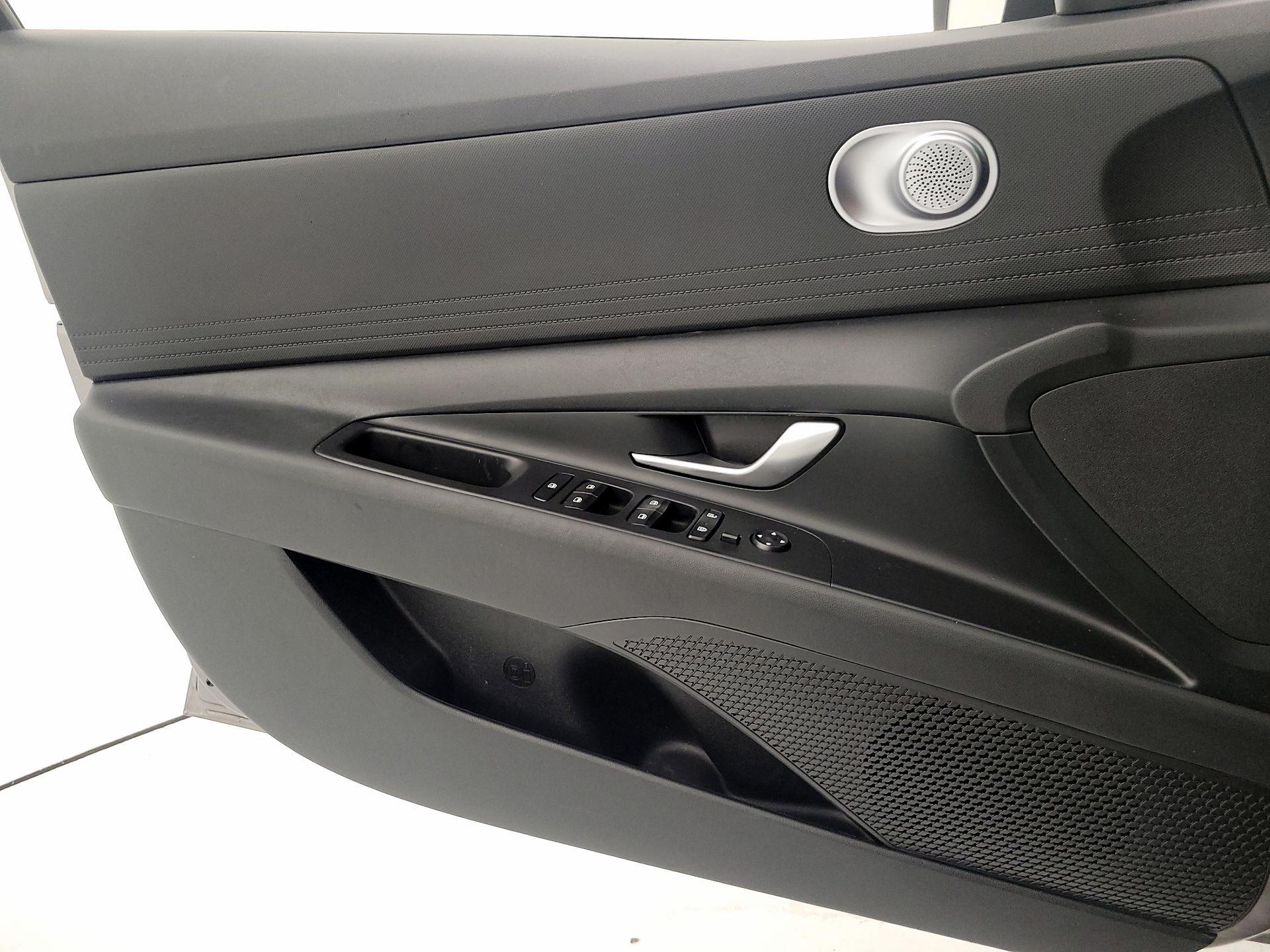 Thumbnail: 2023 Hyundai Elantra - 12