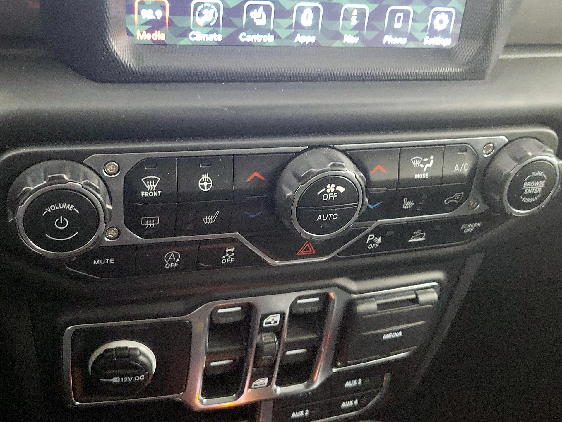 Thumbnail: 2021 Jeep Wrangler - 17