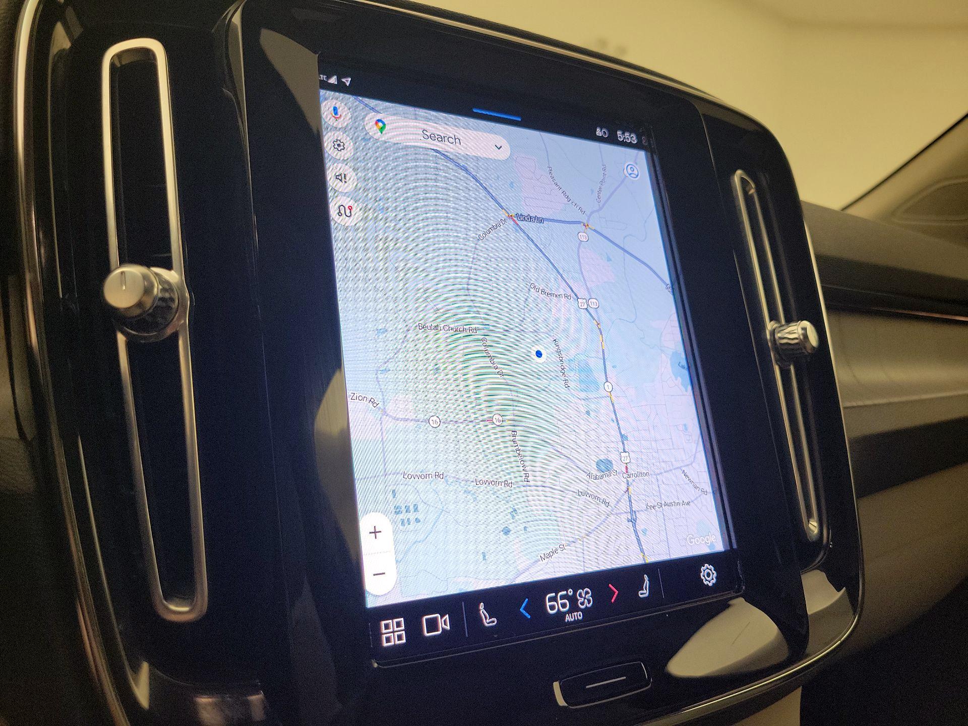 Thumbnail: 2023 Volvo XC40 - 14