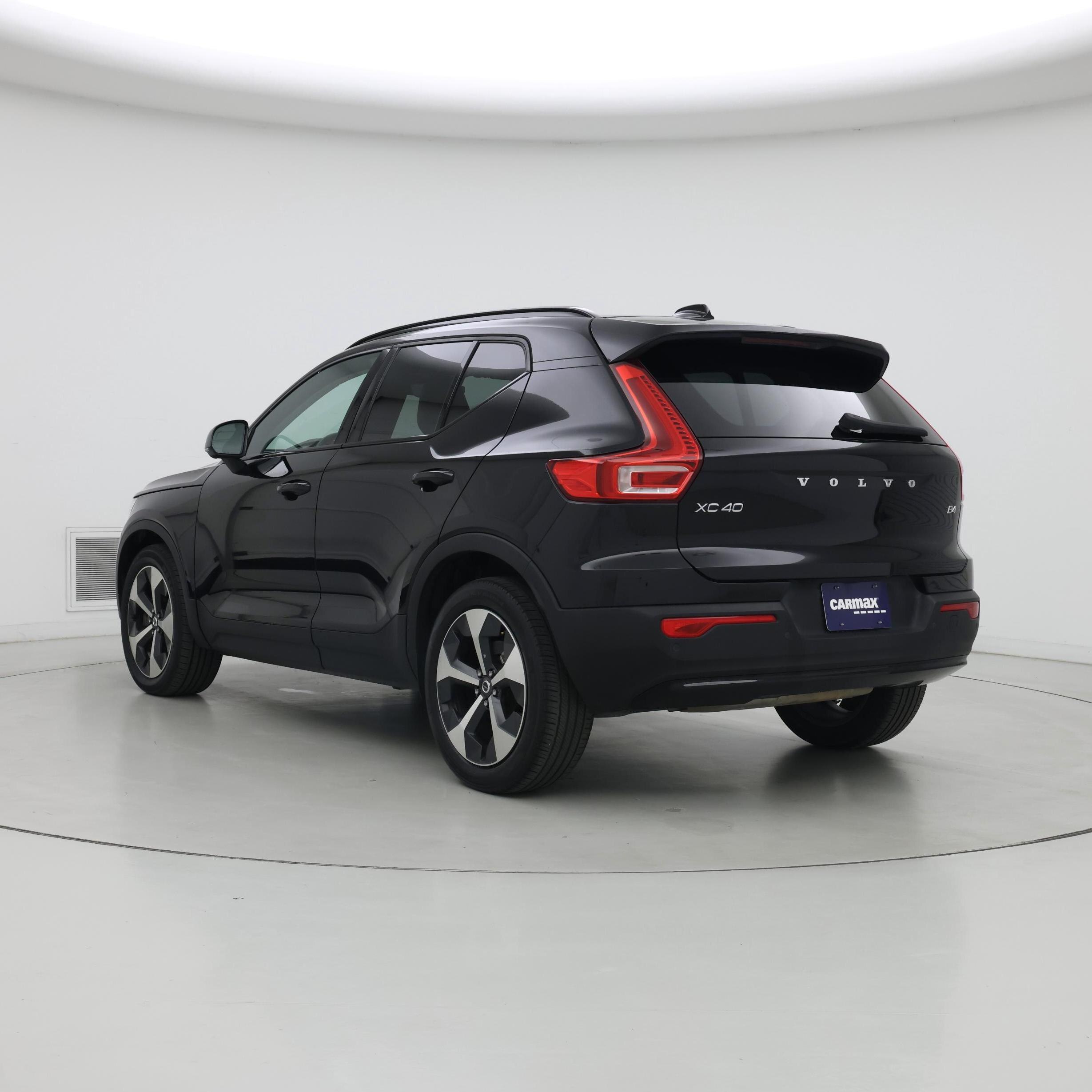 Thumbnail: 2023 Volvo XC40 - 2
