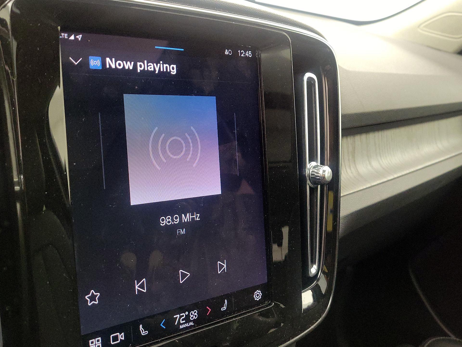 Thumbnail: 2025 Volvo XC40 - 15