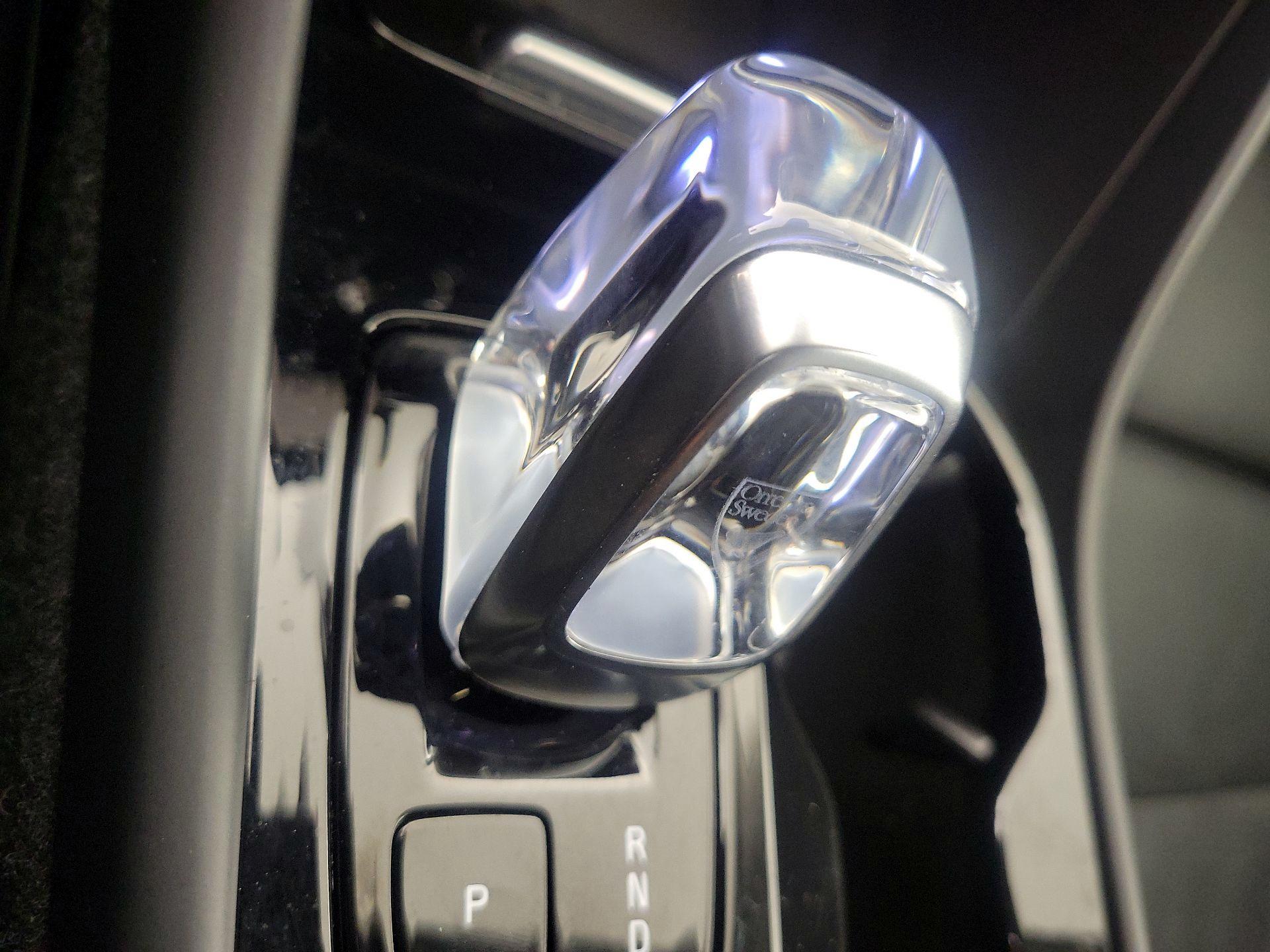 Thumbnail: 2025 Volvo XC40 - 17