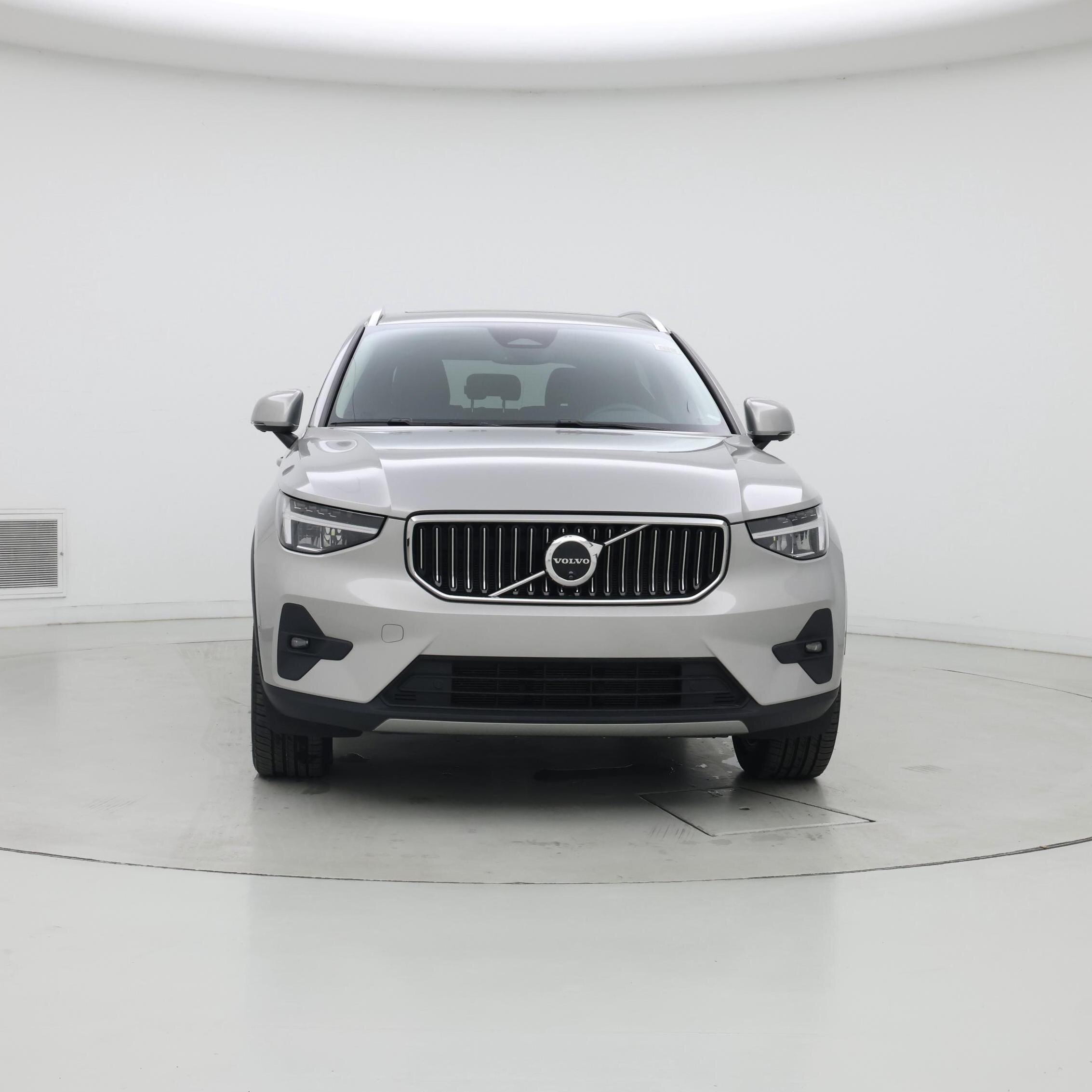 Thumbnail: 2025 Volvo XC40 - 5