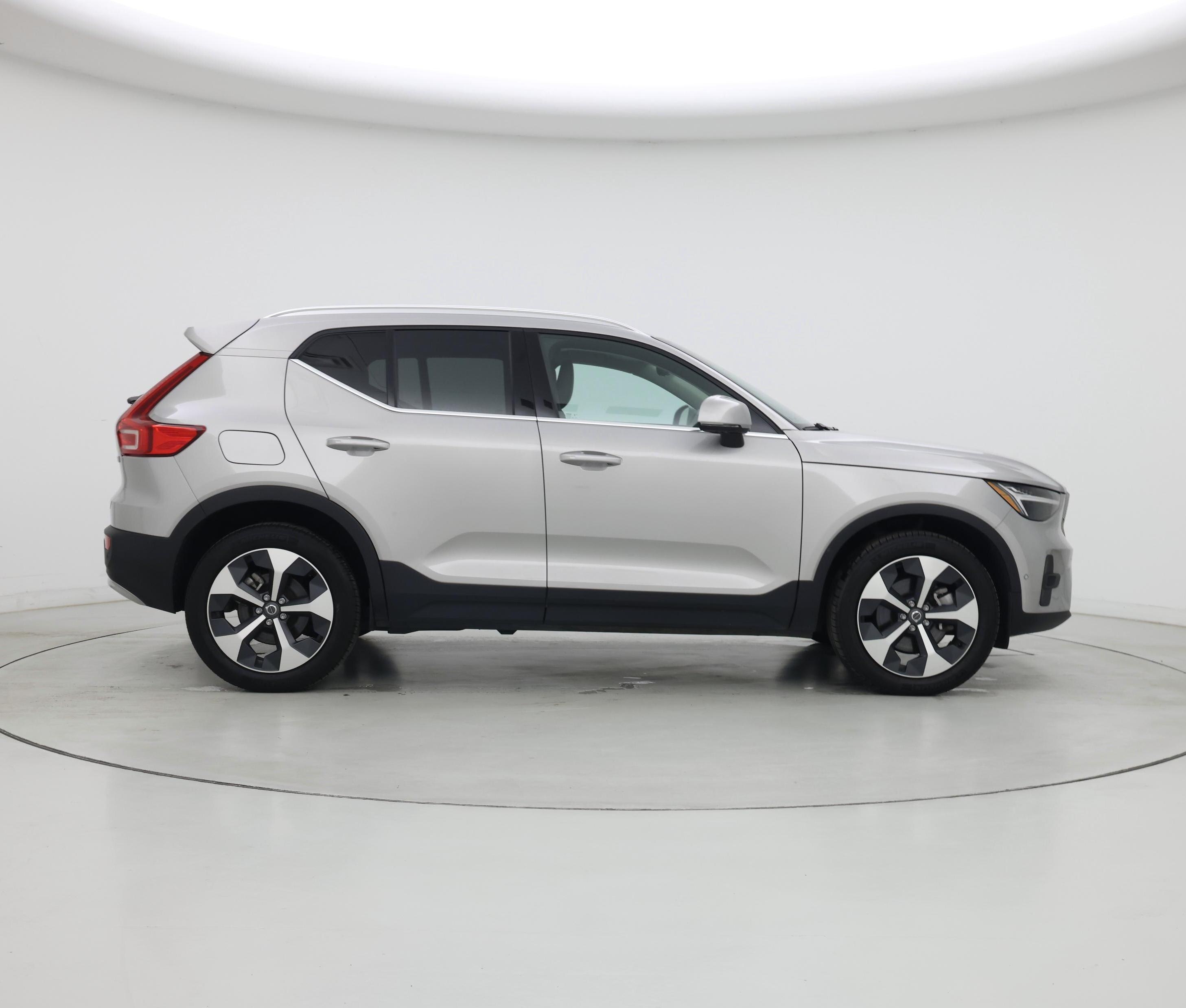 Thumbnail: 2025 Volvo XC40 - 7