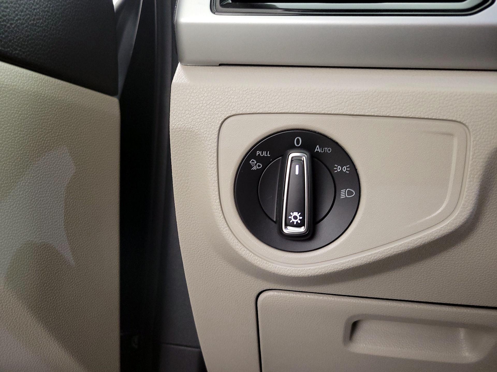 Thumbnail: 2022 Volkswagen Atlas - 13