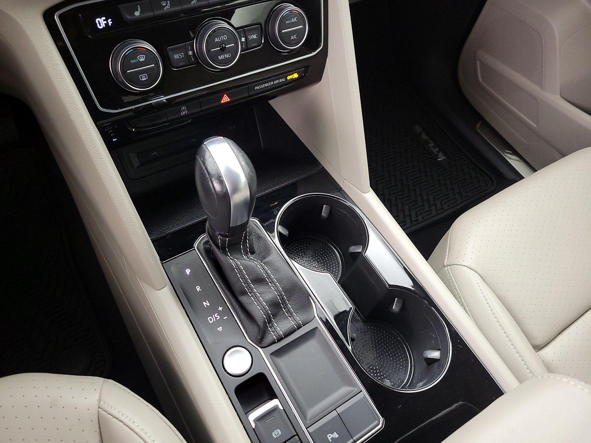 Thumbnail: 2022 Volkswagen Atlas - 17