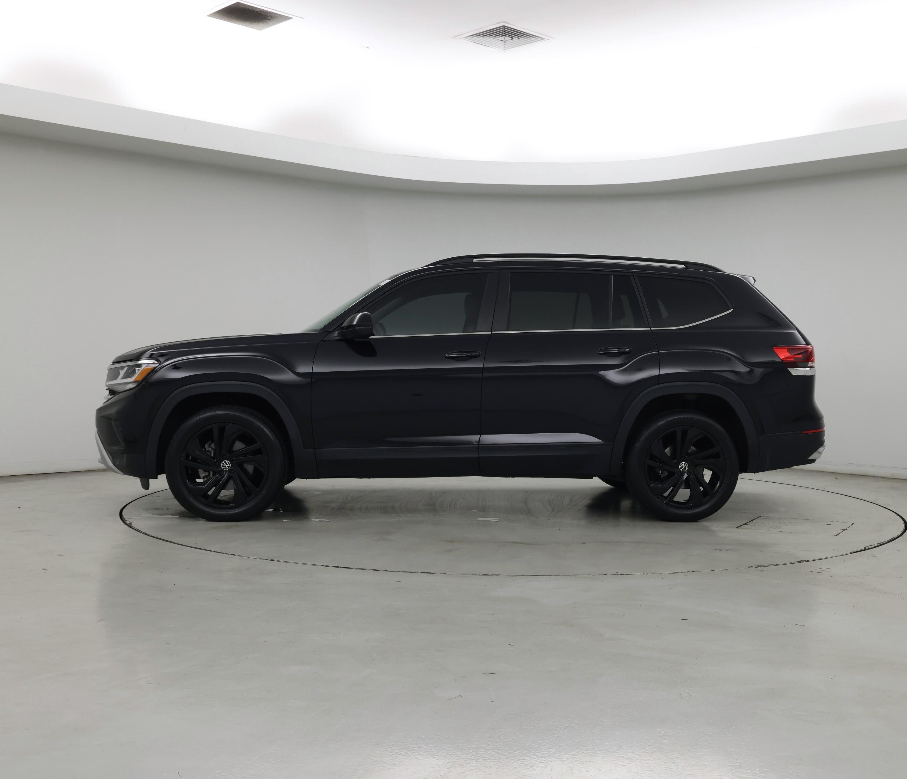 Thumbnail: 2022 Volkswagen Atlas - 3