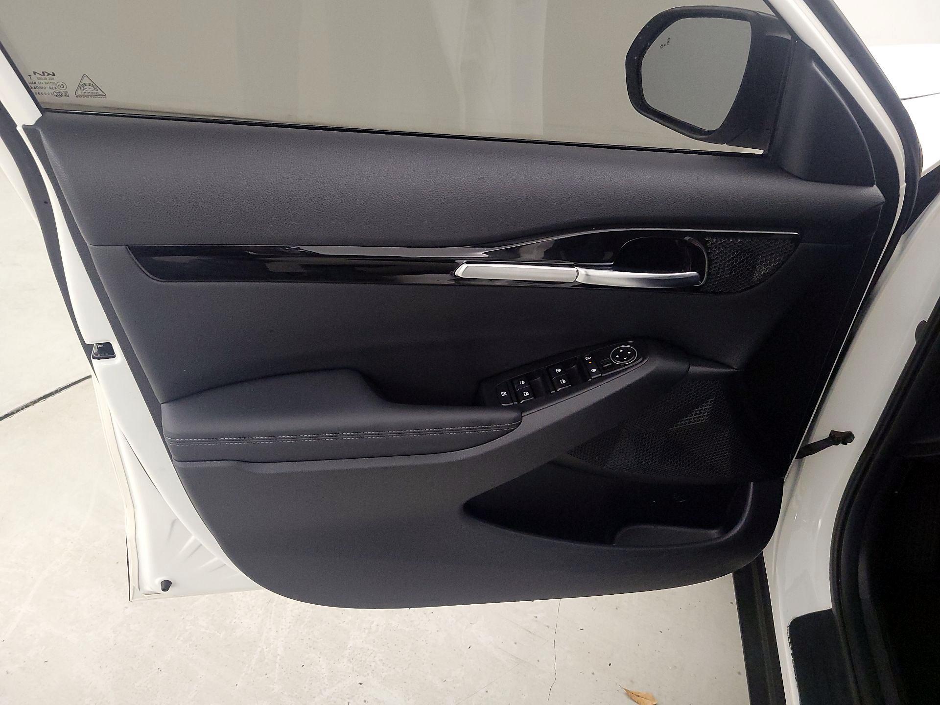 Thumbnail: 2024 Kia Seltos - 12