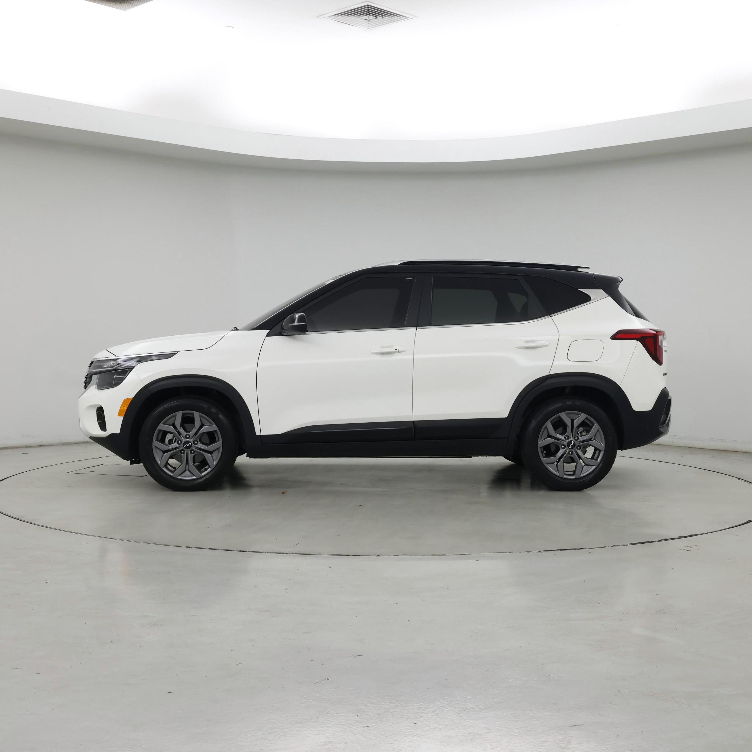 Thumbnail: 2024 Kia Seltos - 3