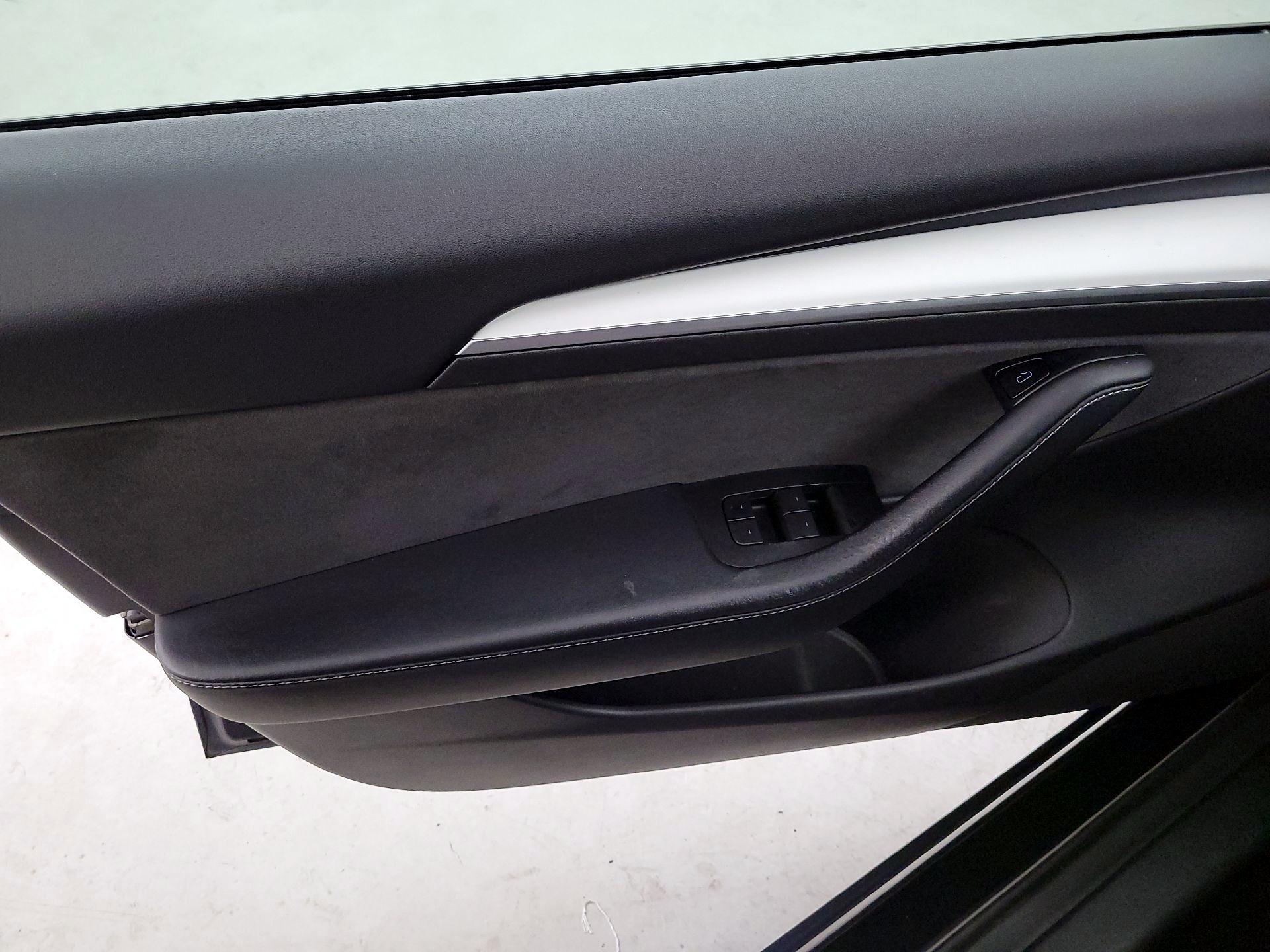 Thumbnail: 2021 Tesla Model 3 - 12