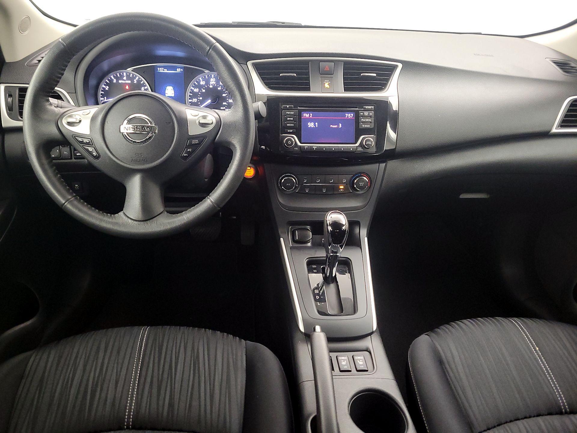 Thumbnail: 2017 Nissan Sentra - 9