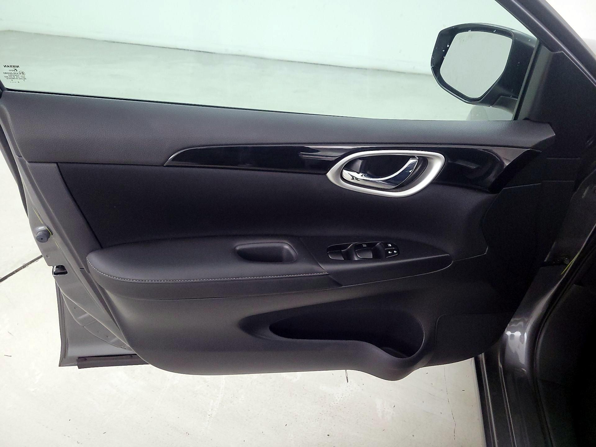 Thumbnail: 2017 Nissan Sentra - 12