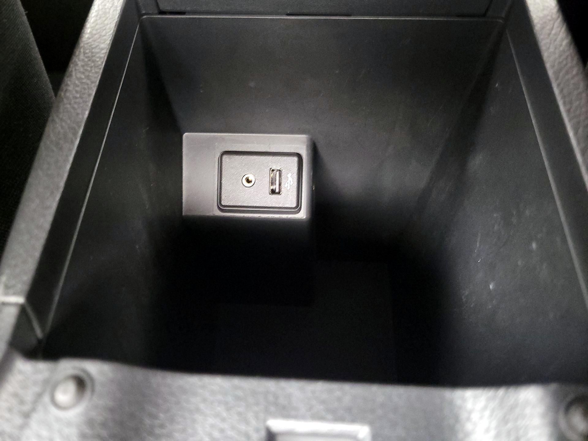 Thumbnail: 2017 Nissan Sentra - 18