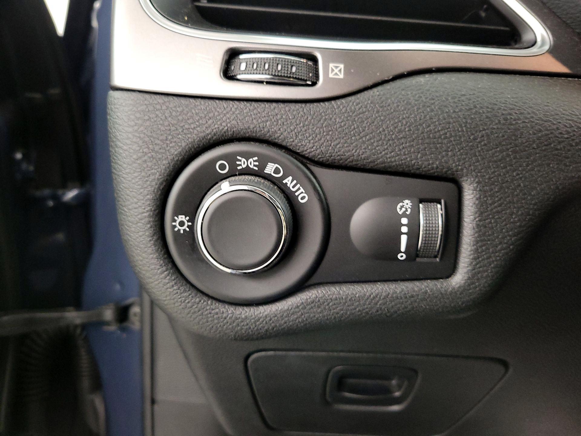 Thumbnail: 2020 Jeep Cherokee - 13