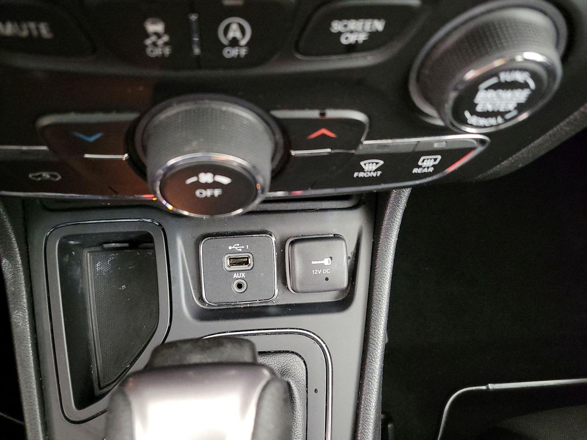 Thumbnail: 2020 Jeep Cherokee - 18