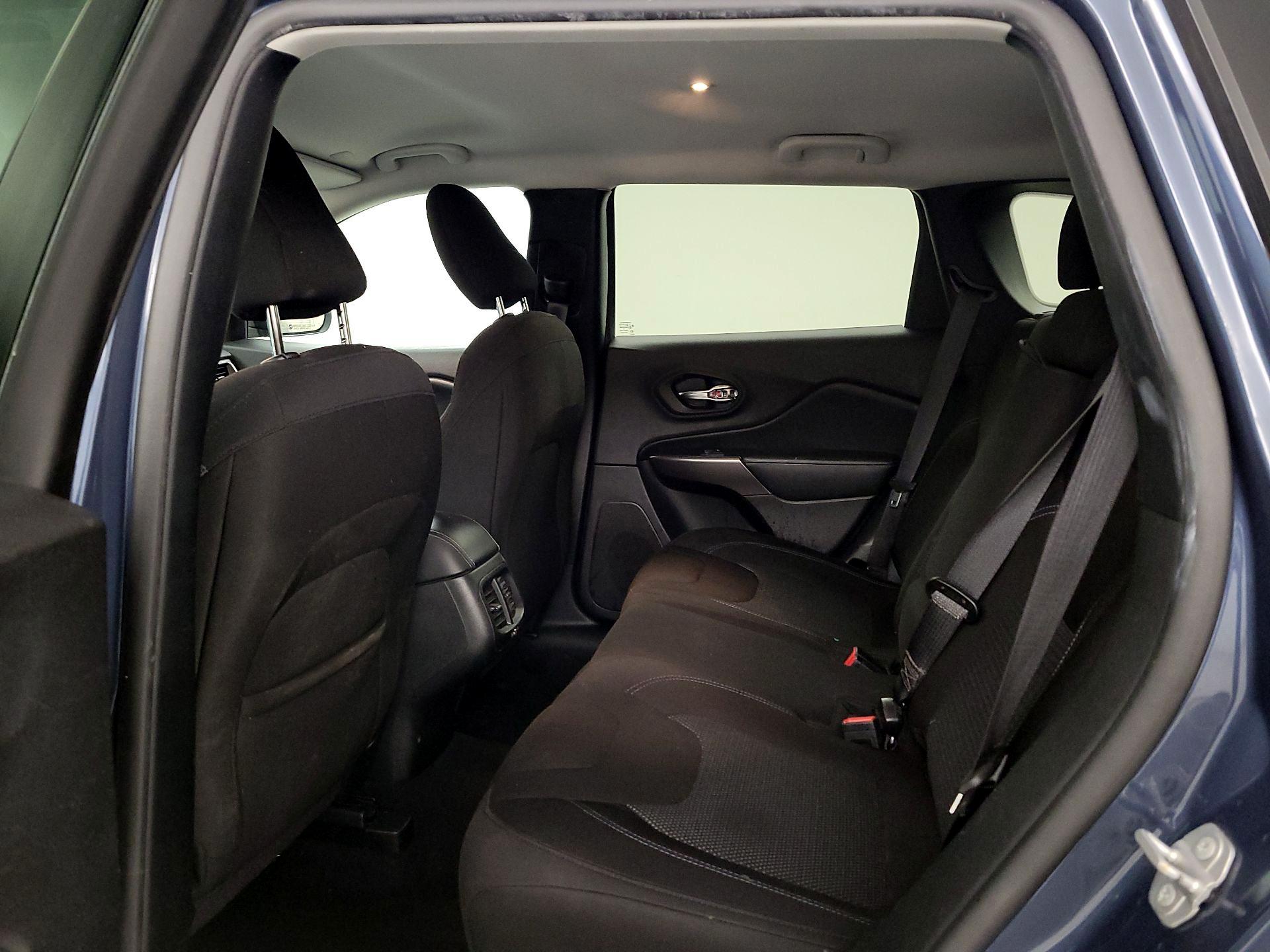 Thumbnail: 2020 Jeep Cherokee - 19