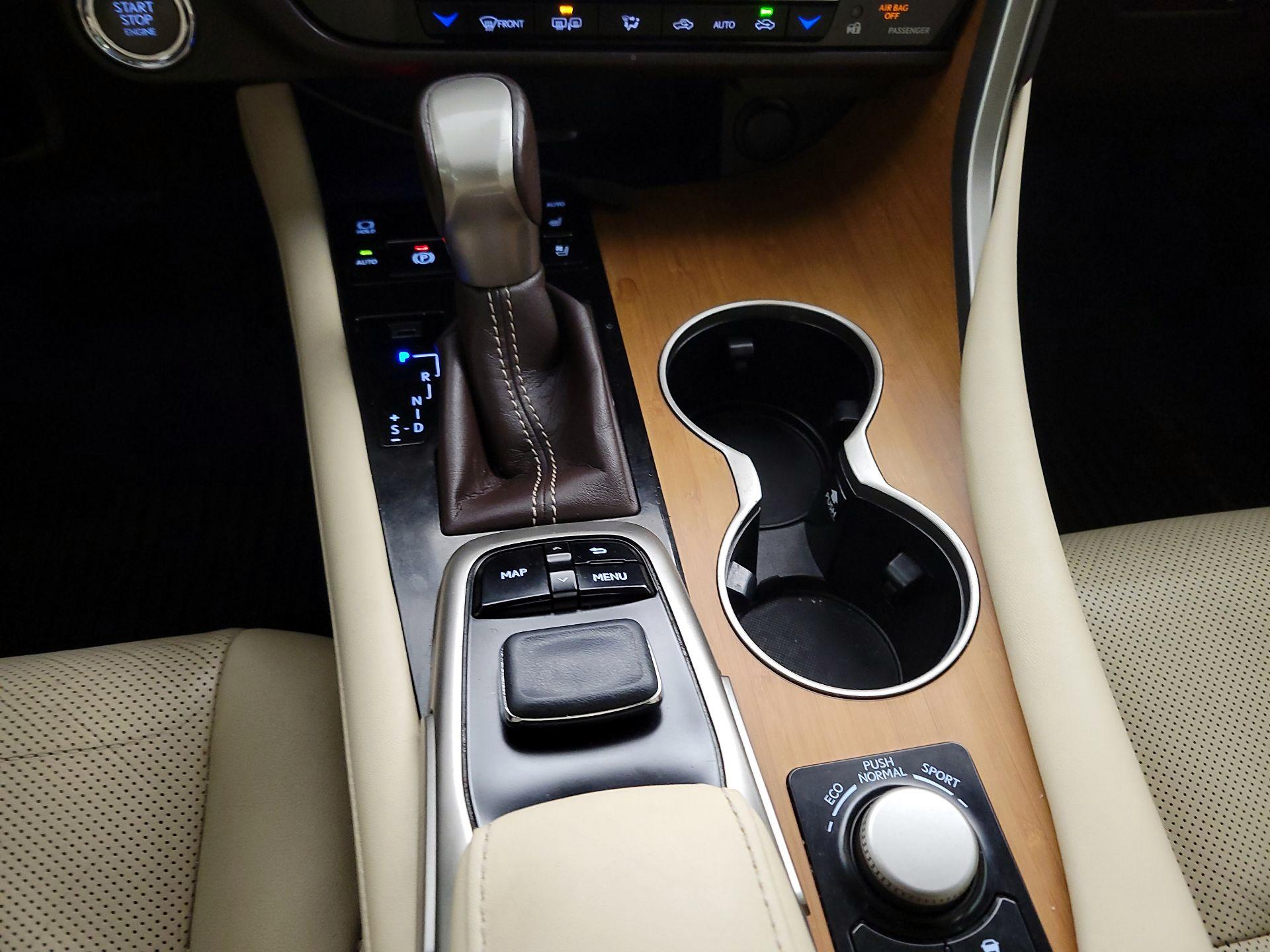 Thumbnail: 2017 Lexus RX - 18