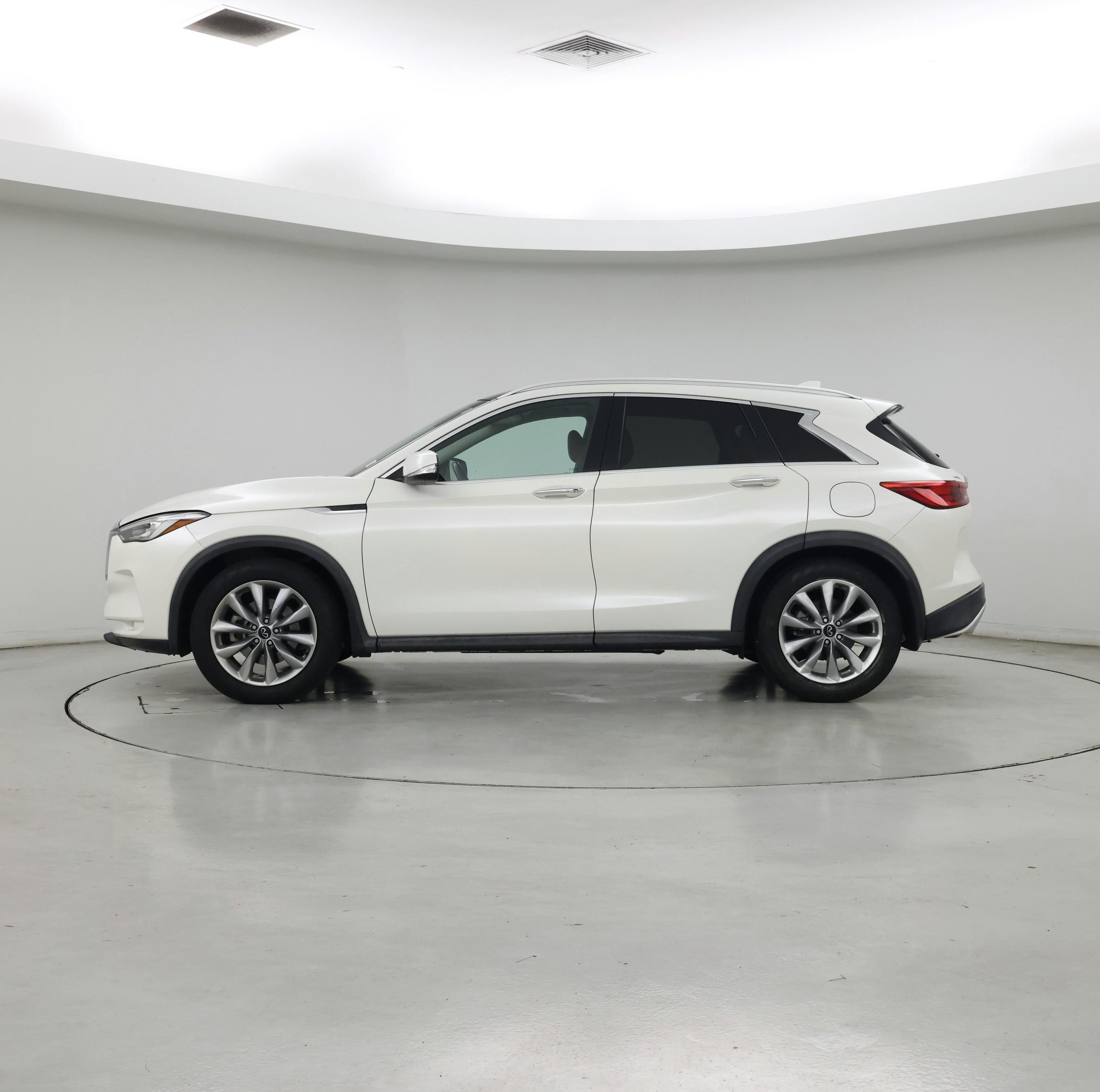 Thumbnail: 2020 INFINITI QX50 - 3