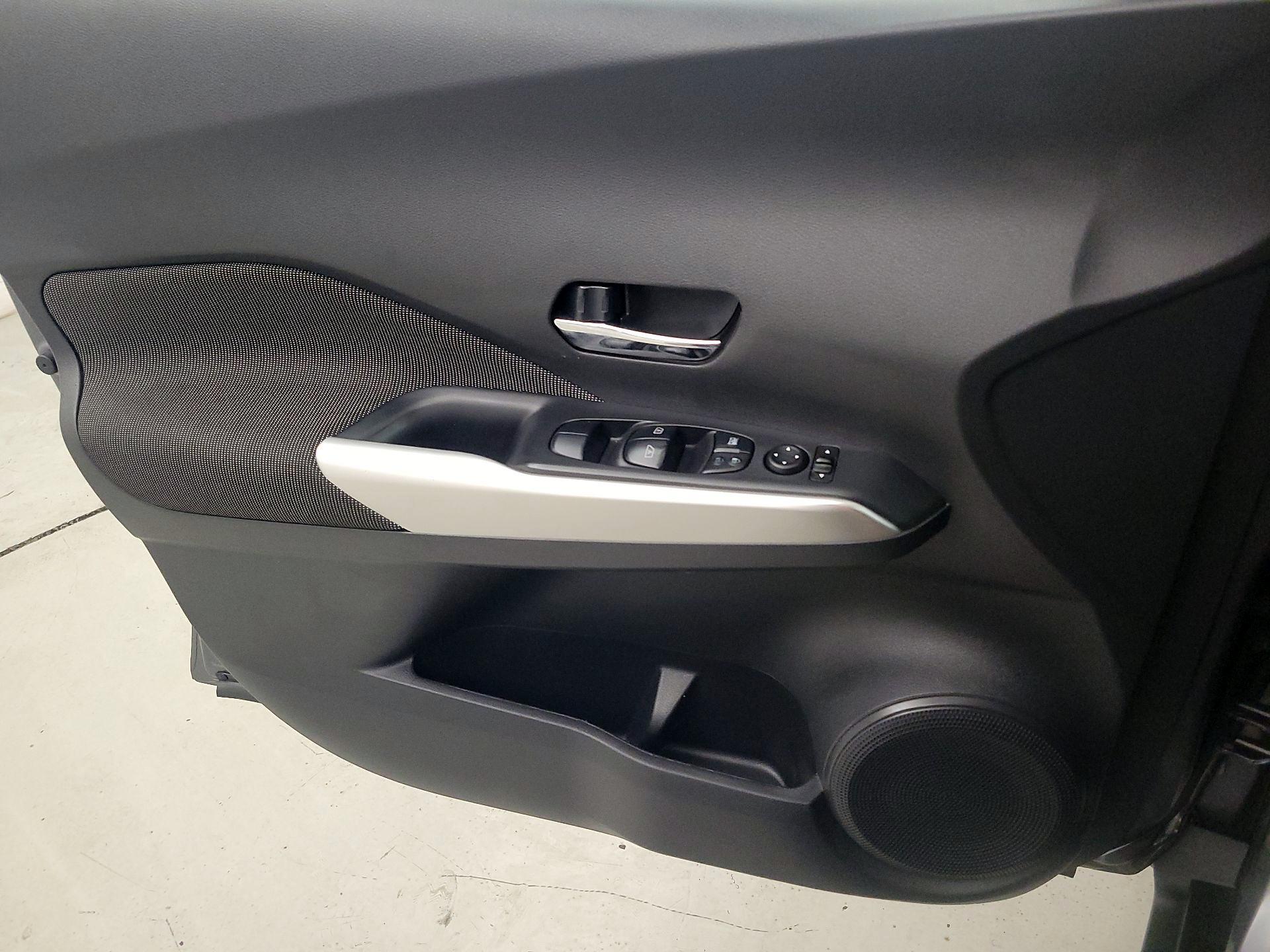 Thumbnail: 2018 Nissan Kicks - 12