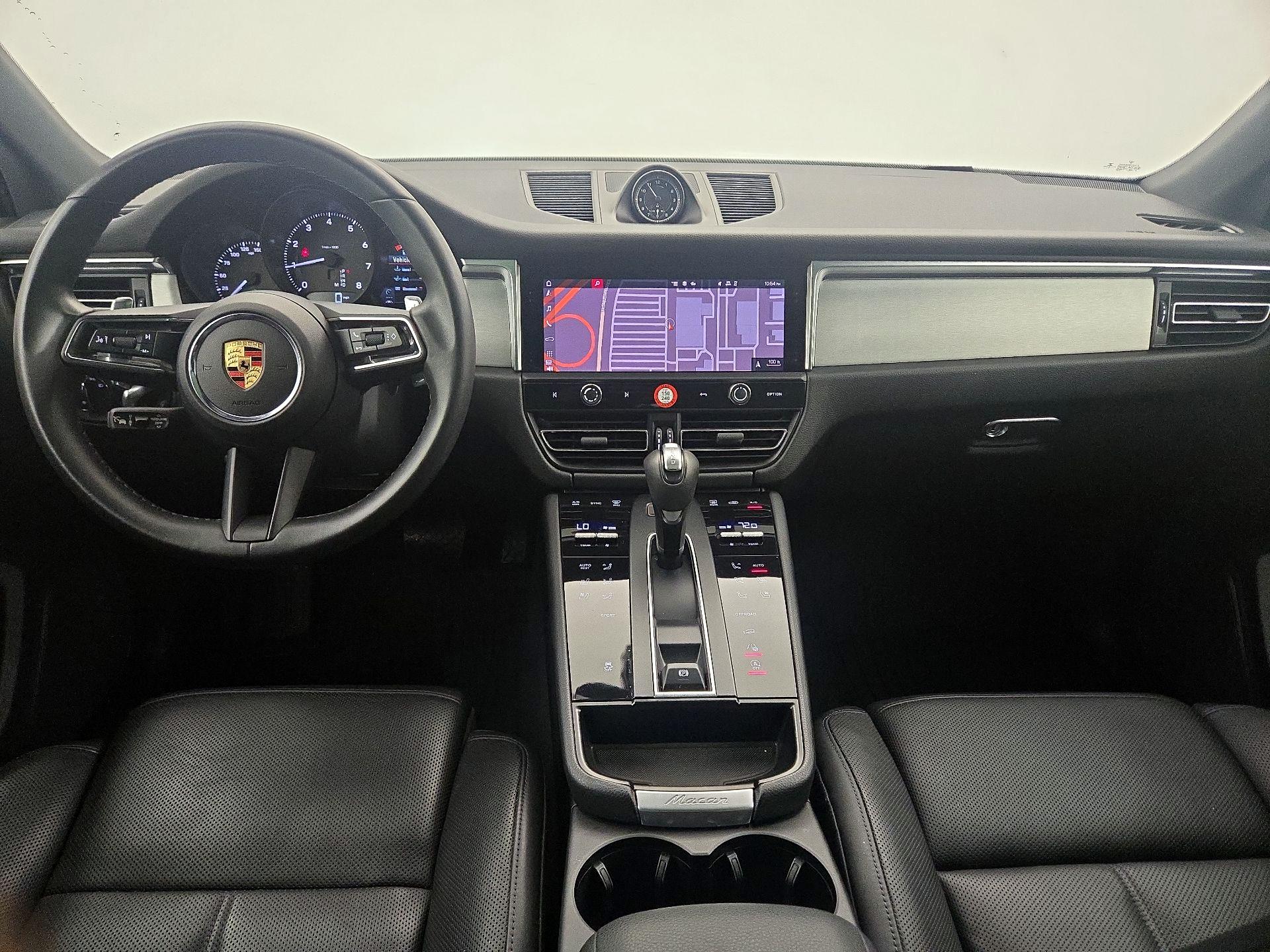 Thumbnail: 2023 Porsche Macan - 9