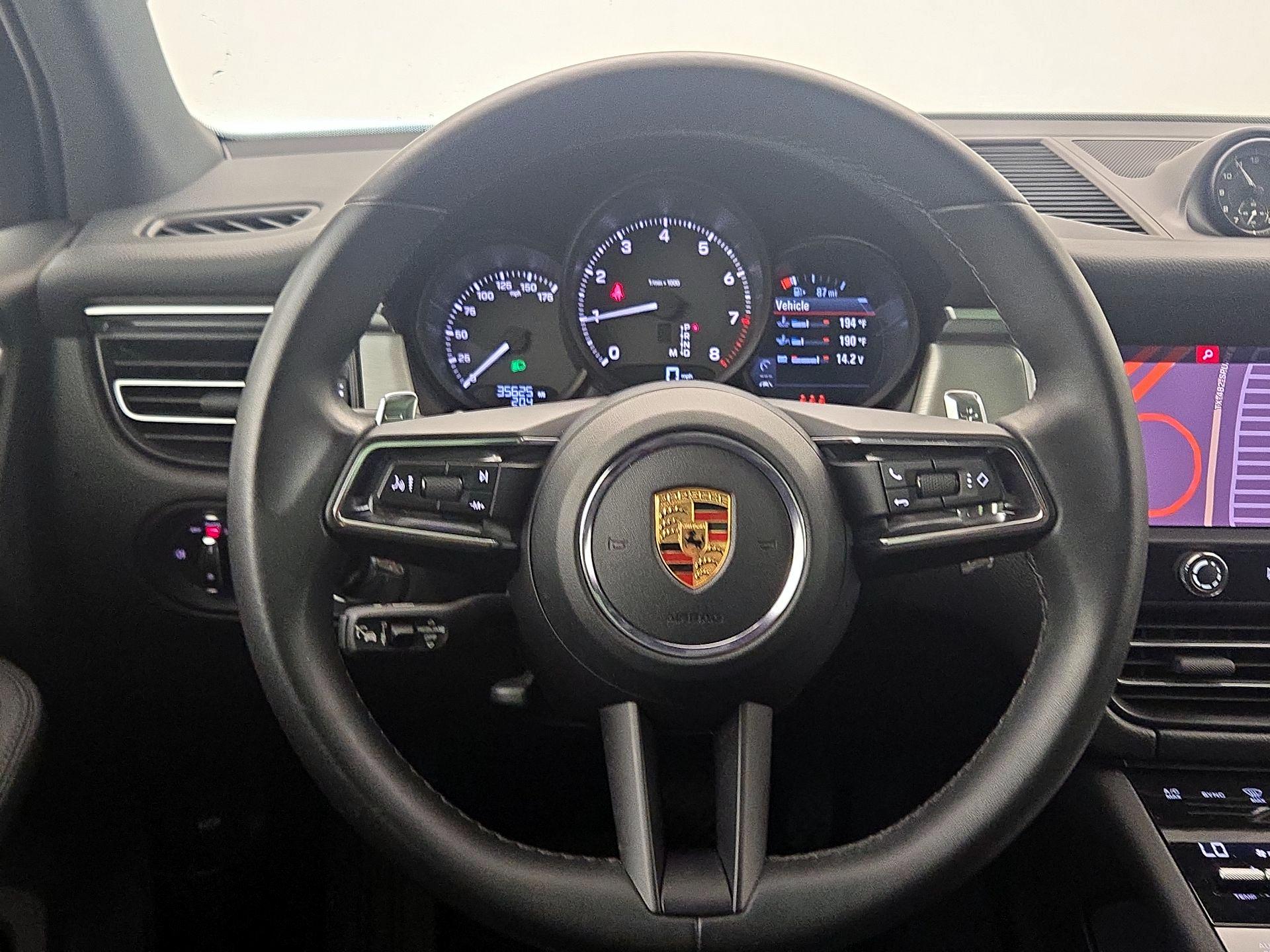 Thumbnail: 2023 Porsche Macan - 10