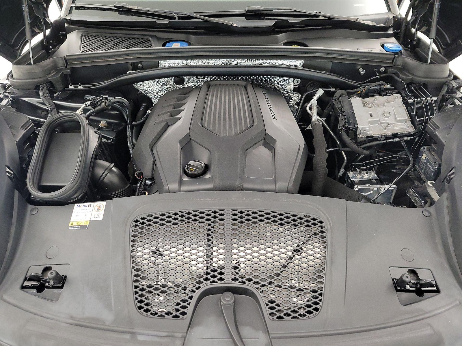 2022 Porsche Macan Base - Photo 23
