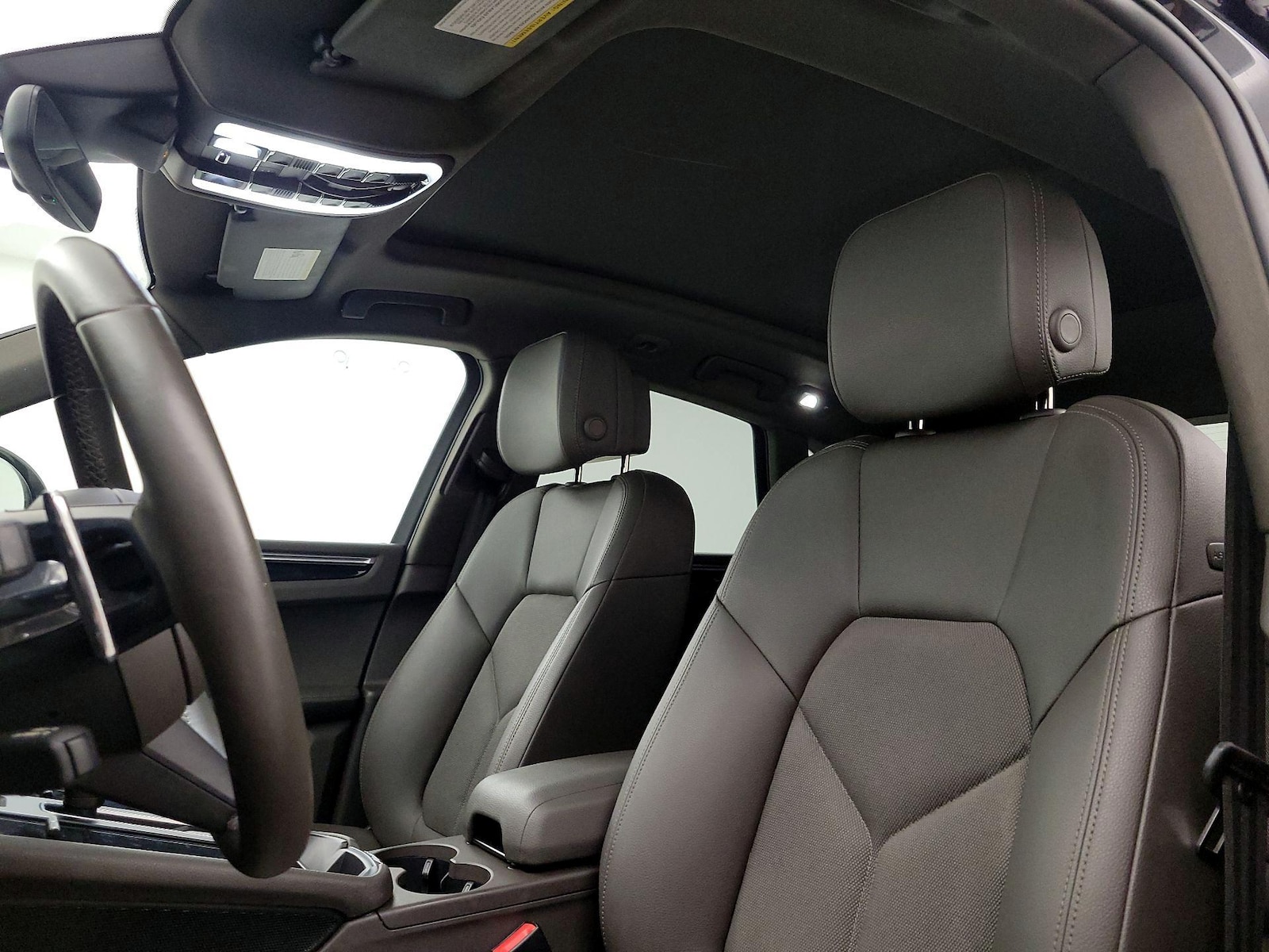 2022 Porsche Macan Base - Photo 24