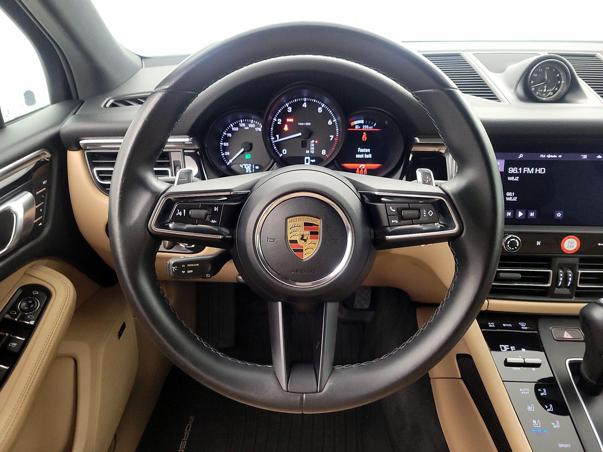 Thumbnail: 2022 Porsche Macan - 10