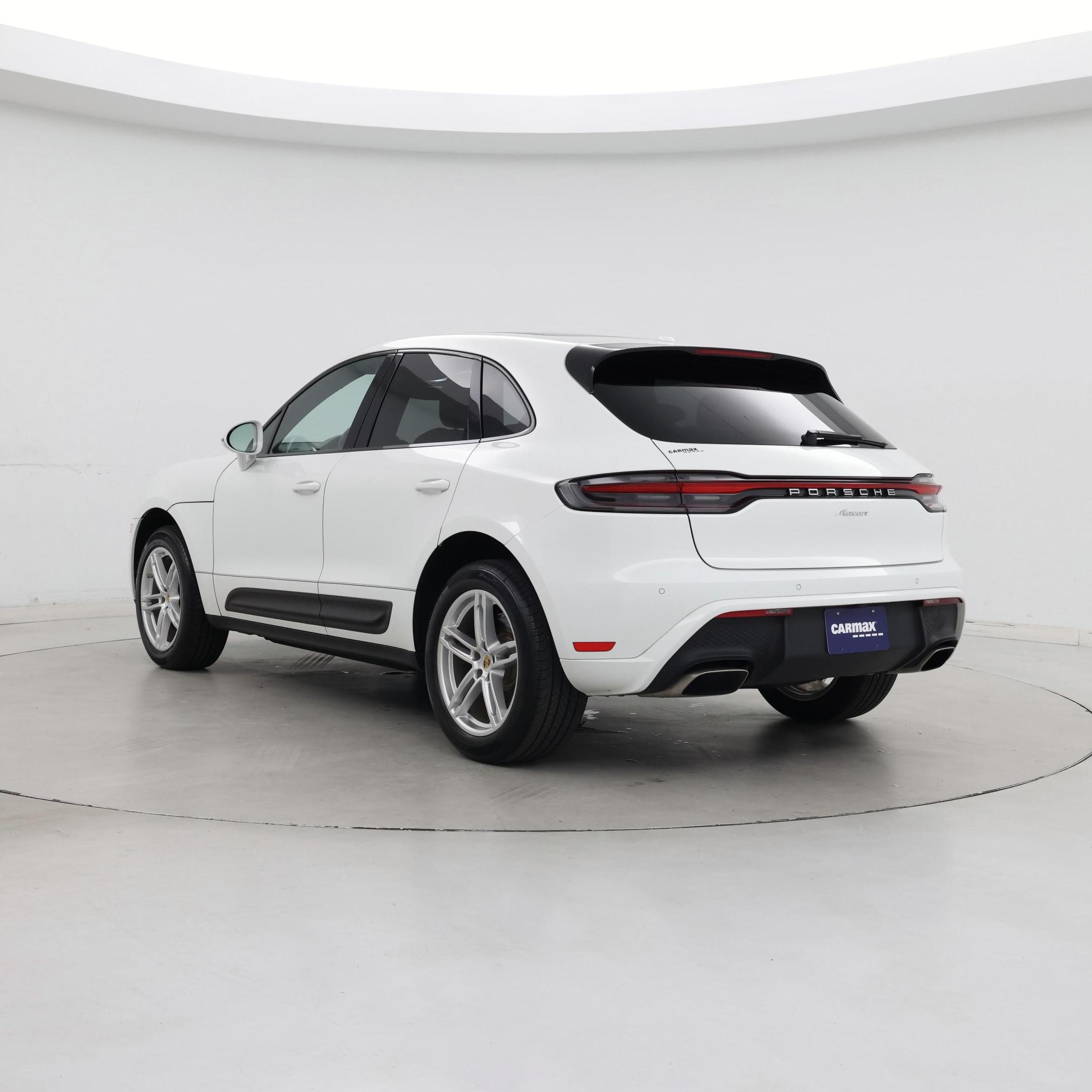 Thumbnail: 2022 Porsche Macan - 2
