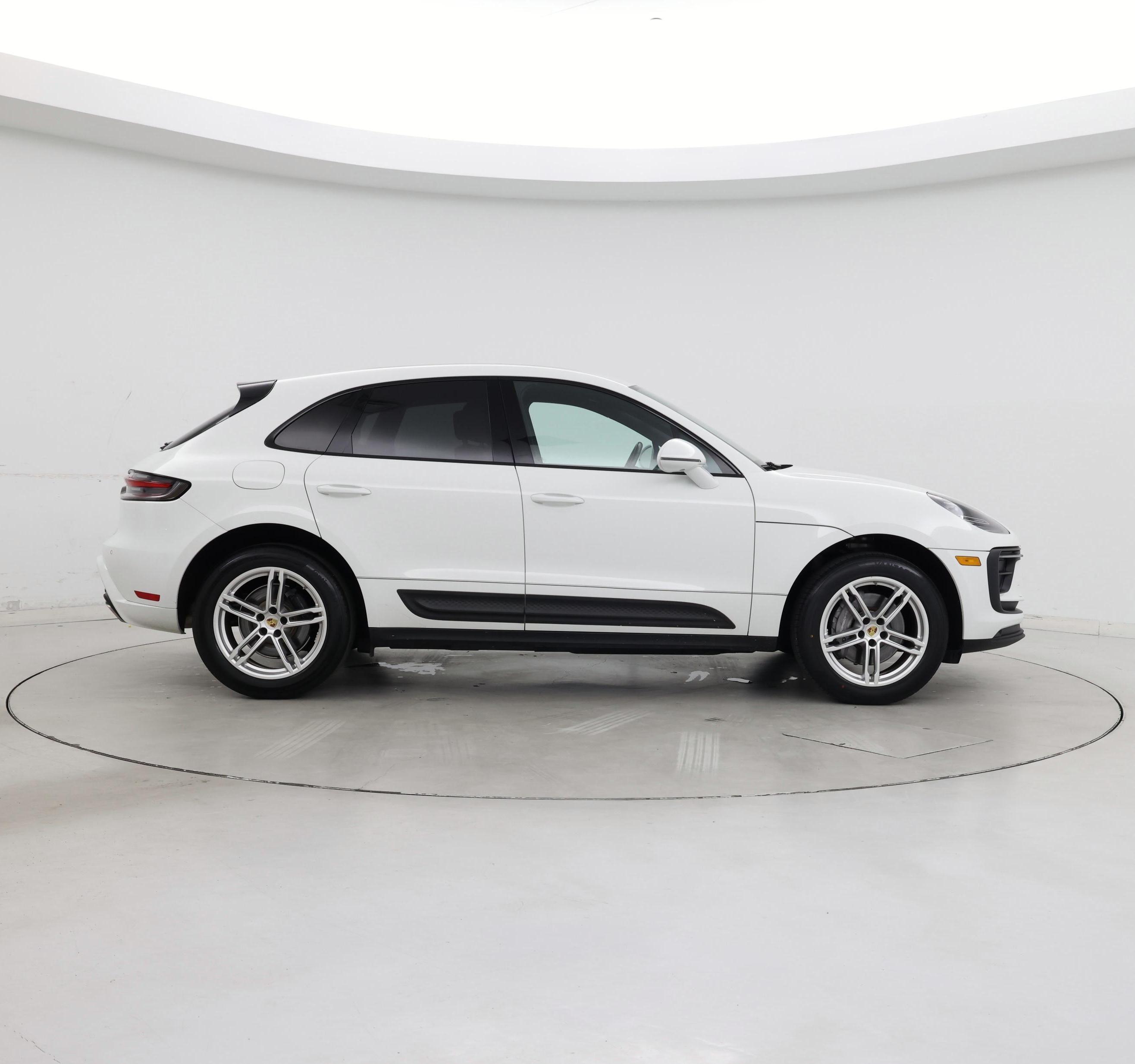 Thumbnail: 2022 Porsche Macan - 7
