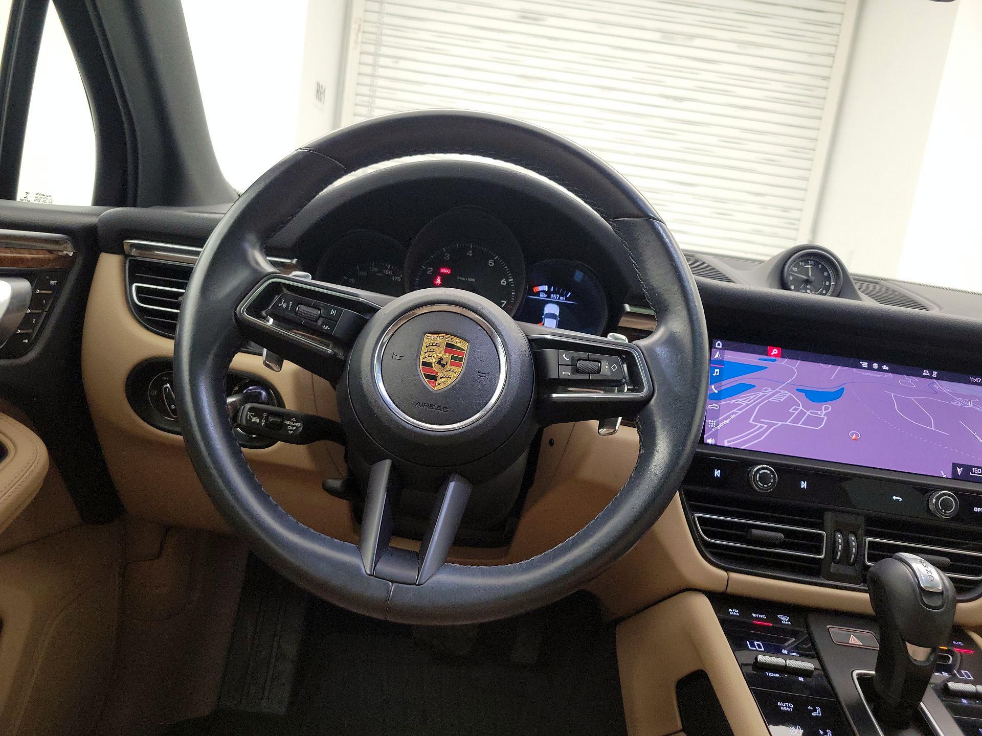 Thumbnail: 2023 Porsche Macan - 10