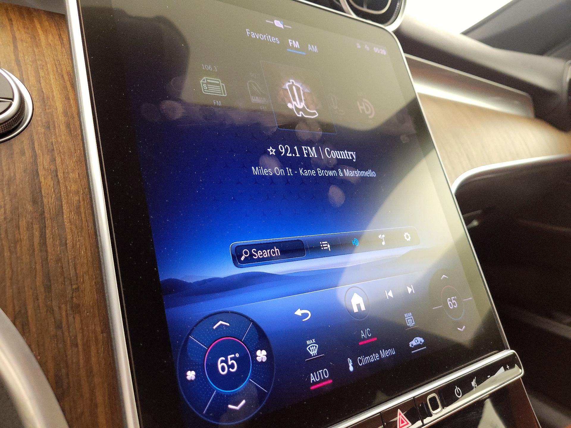 Thumbnail: 2023 Mercedes-Benz C-Class - 15