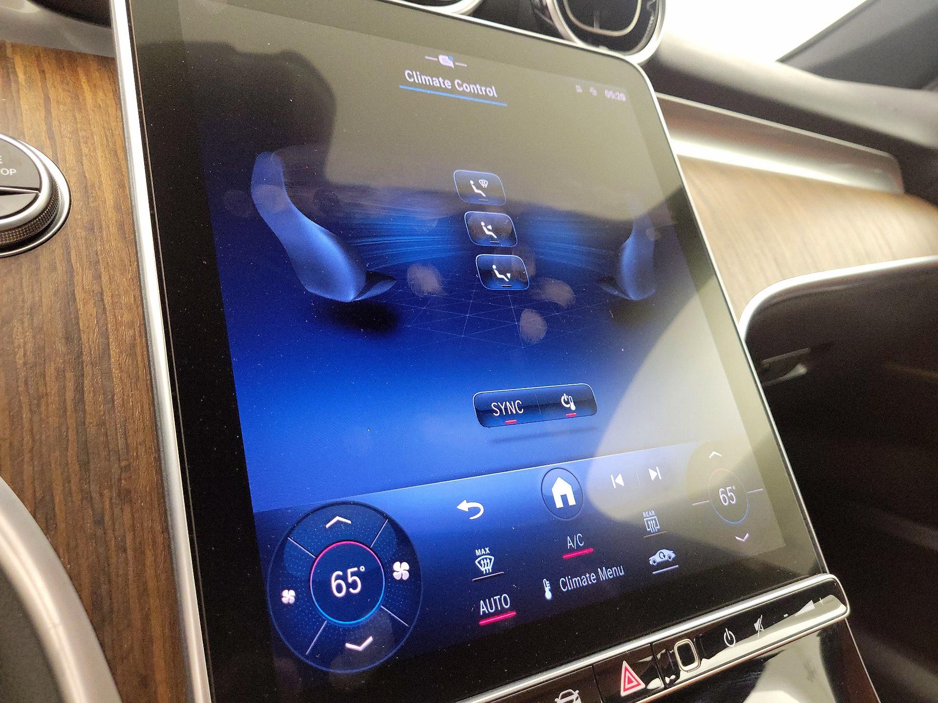 Thumbnail: 2023 Mercedes-Benz C-Class - 16