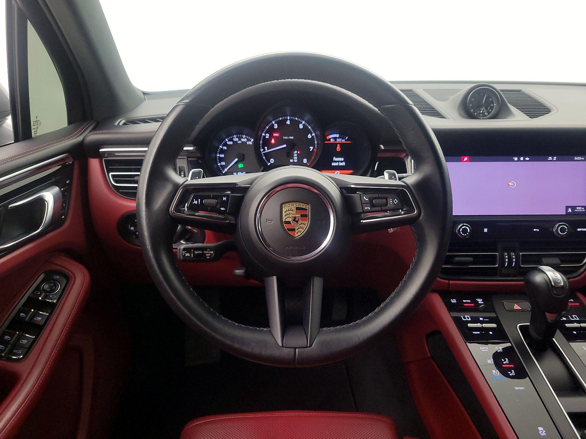Thumbnail: 2023 Porsche Macan - 10