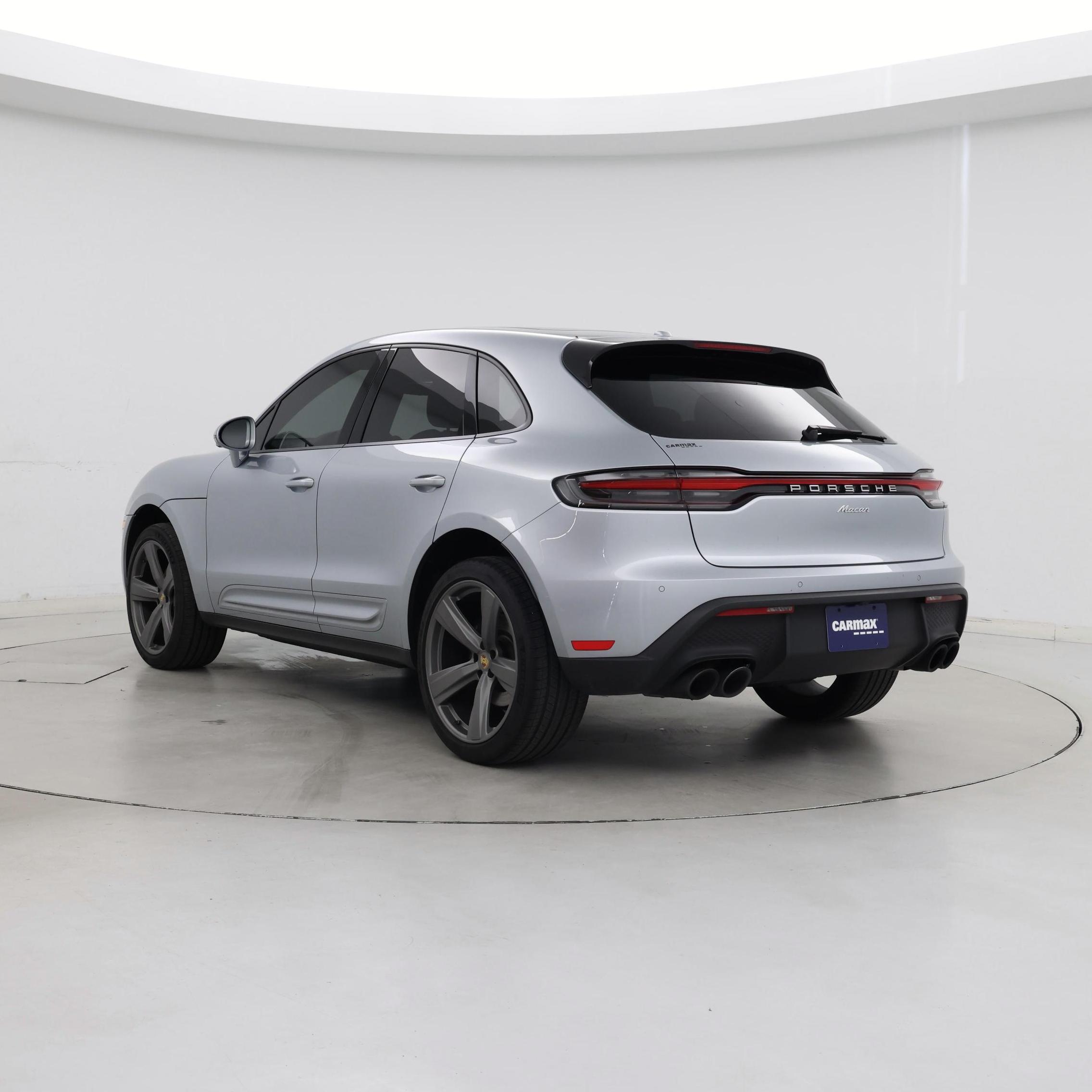Thumbnail: 2023 Porsche Macan - 2