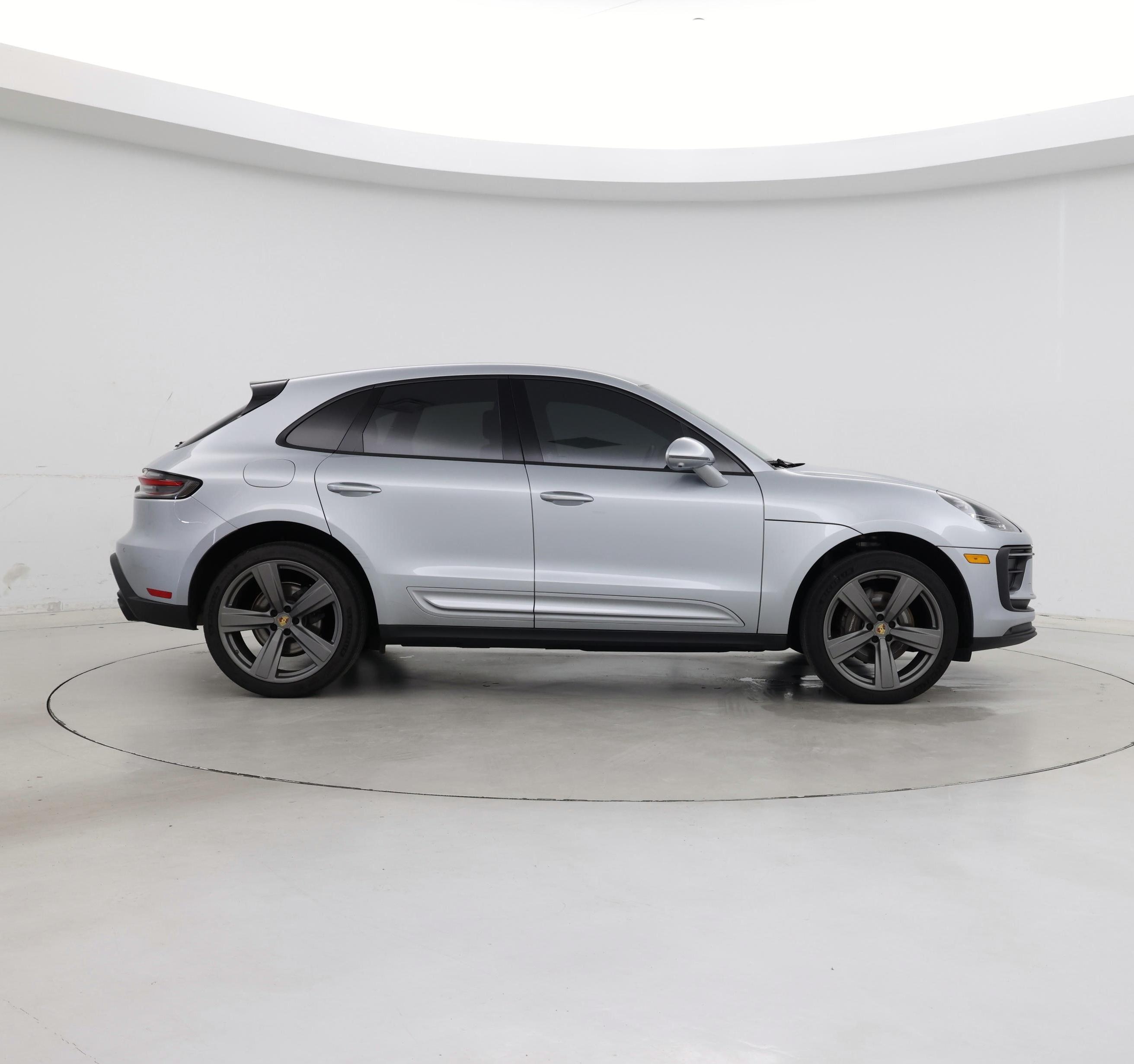Thumbnail: 2023 Porsche Macan - 7