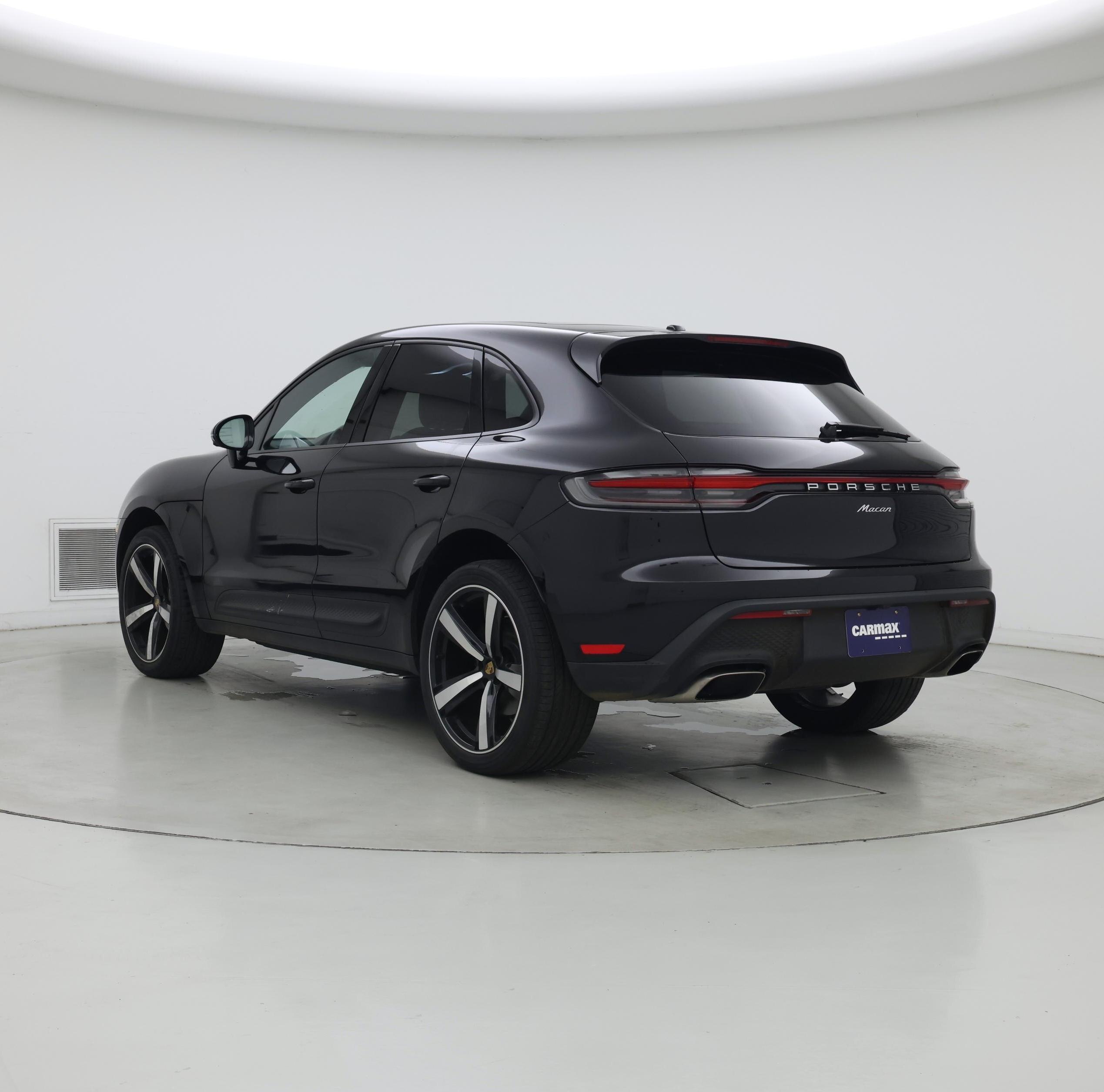 Thumbnail: 2022 Porsche Macan - 2