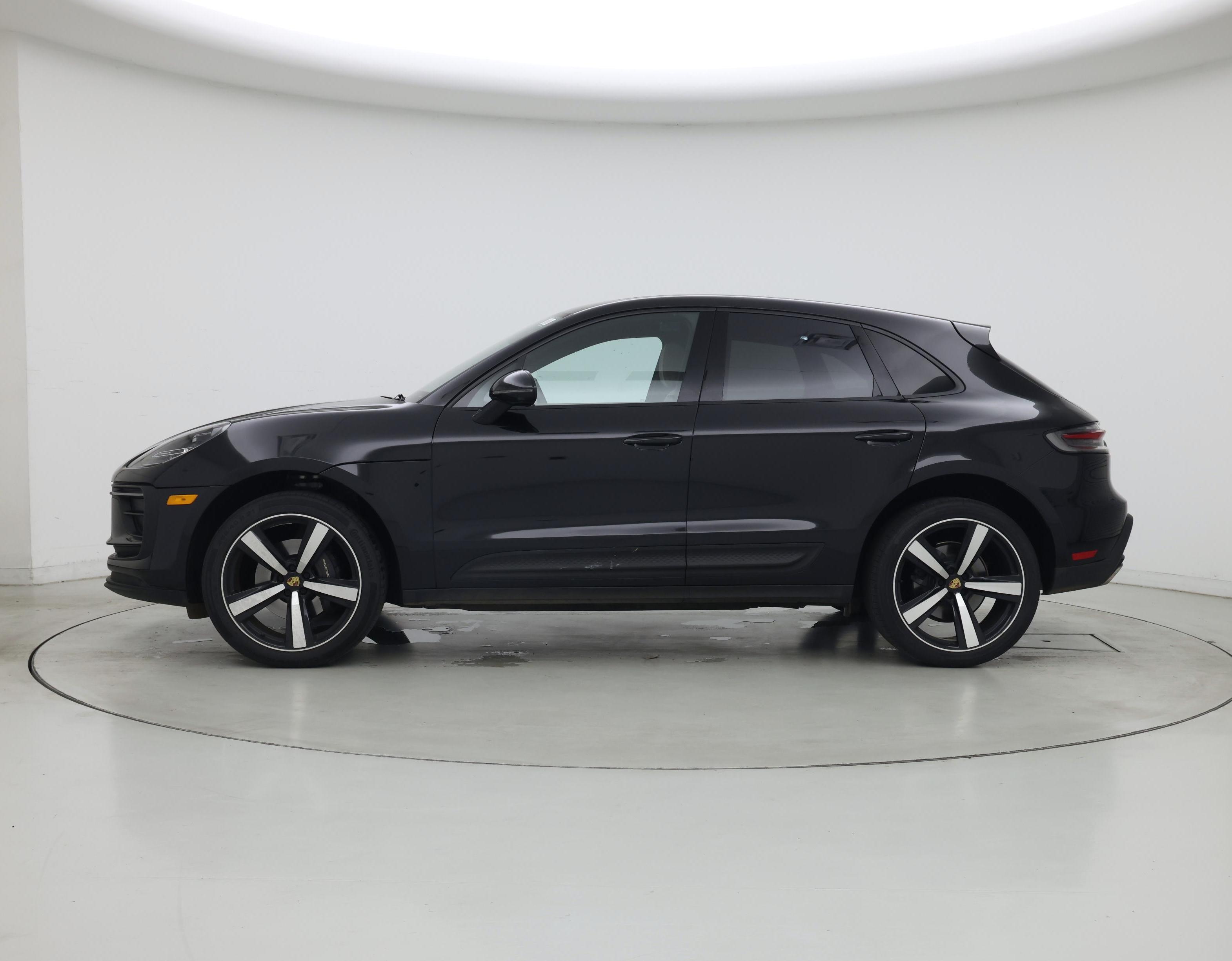 Thumbnail: 2022 Porsche Macan - 3