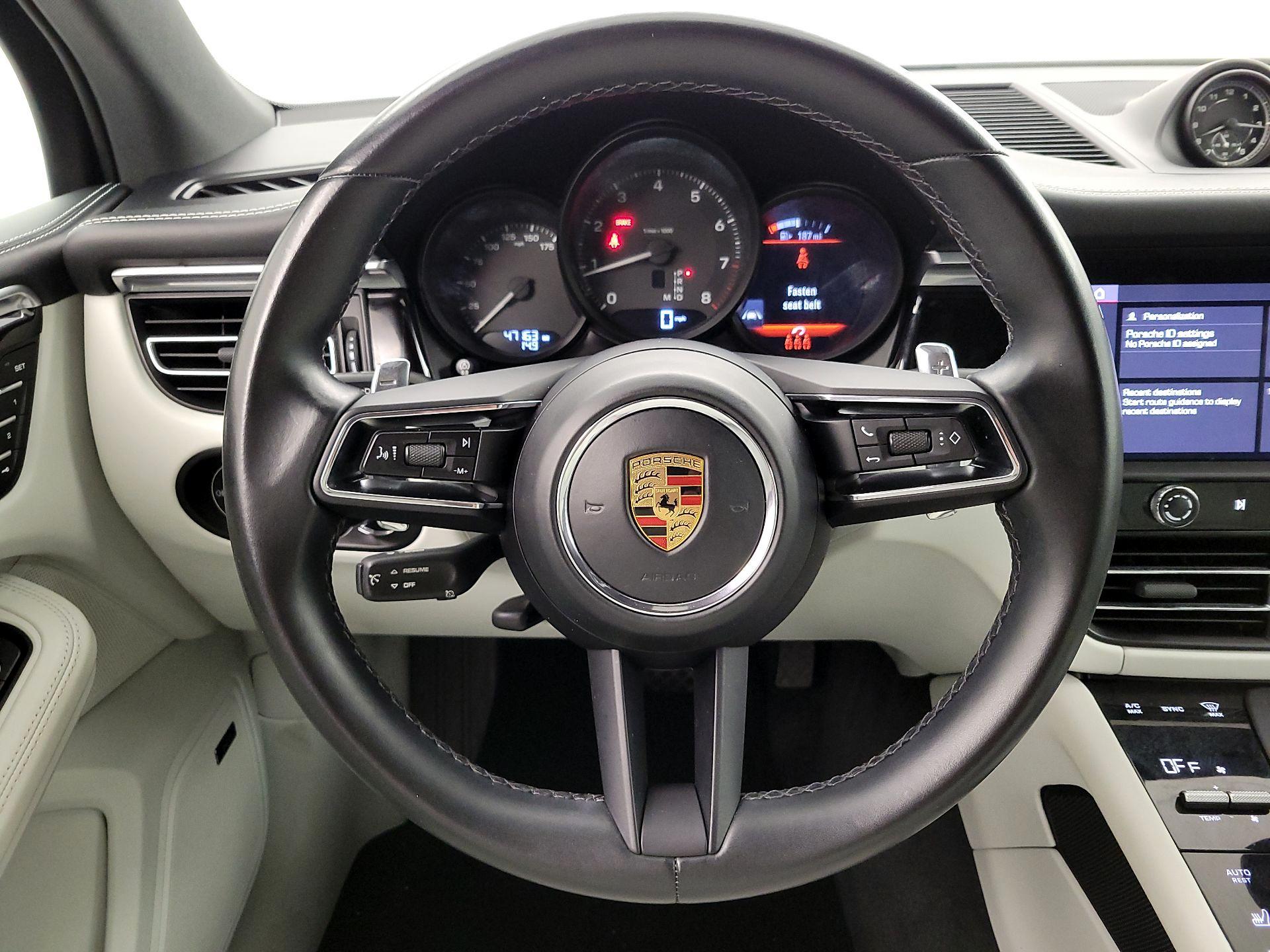 Thumbnail: 2022 Porsche Macan - 10