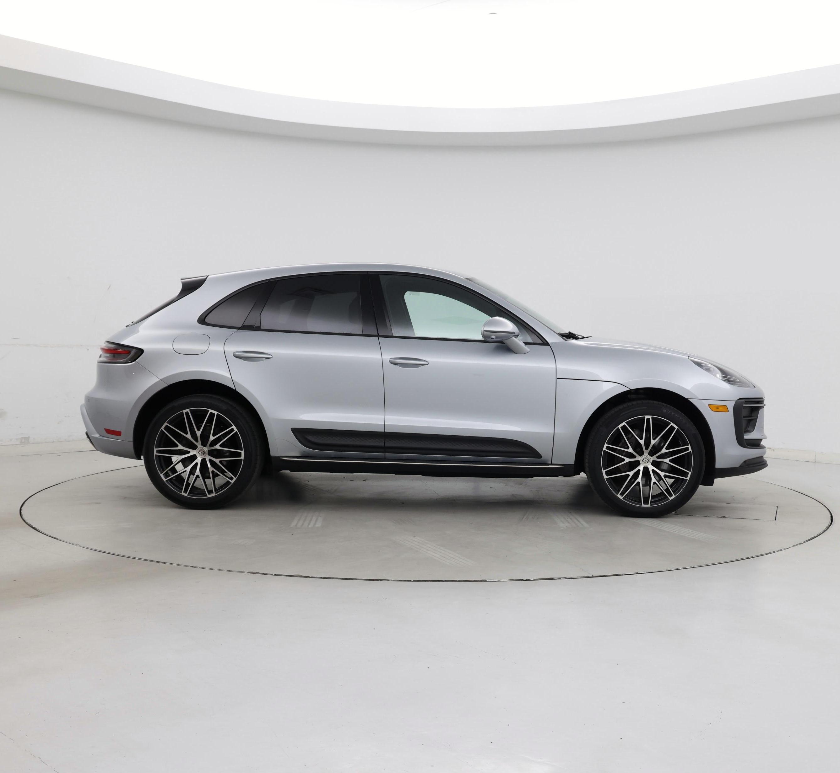 Thumbnail: 2022 Porsche Macan - 7