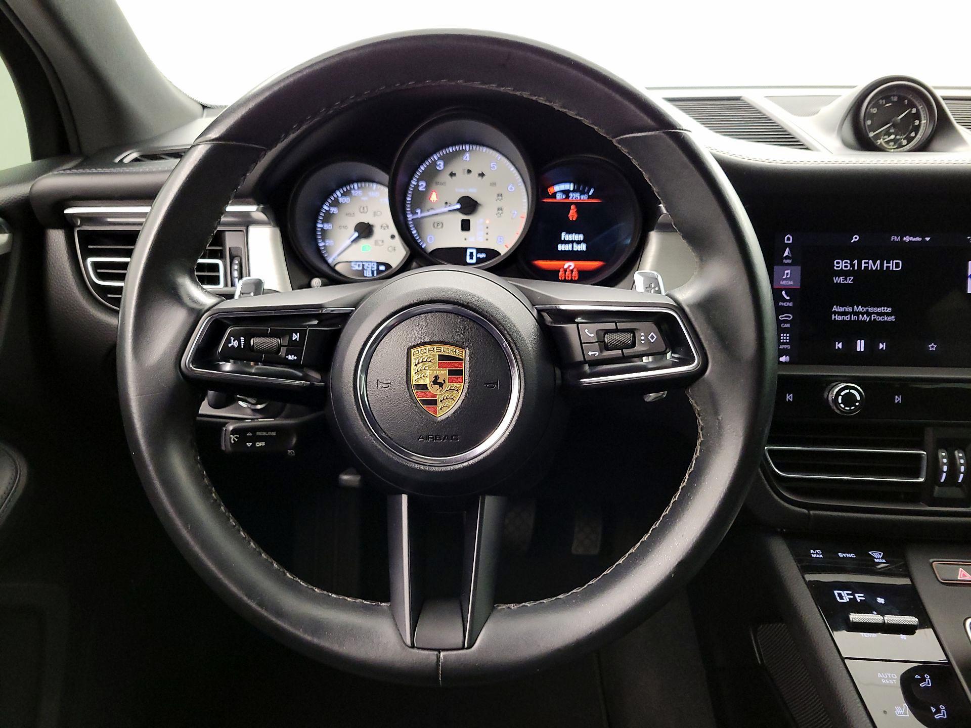 Thumbnail: 2022 Porsche Macan - 10