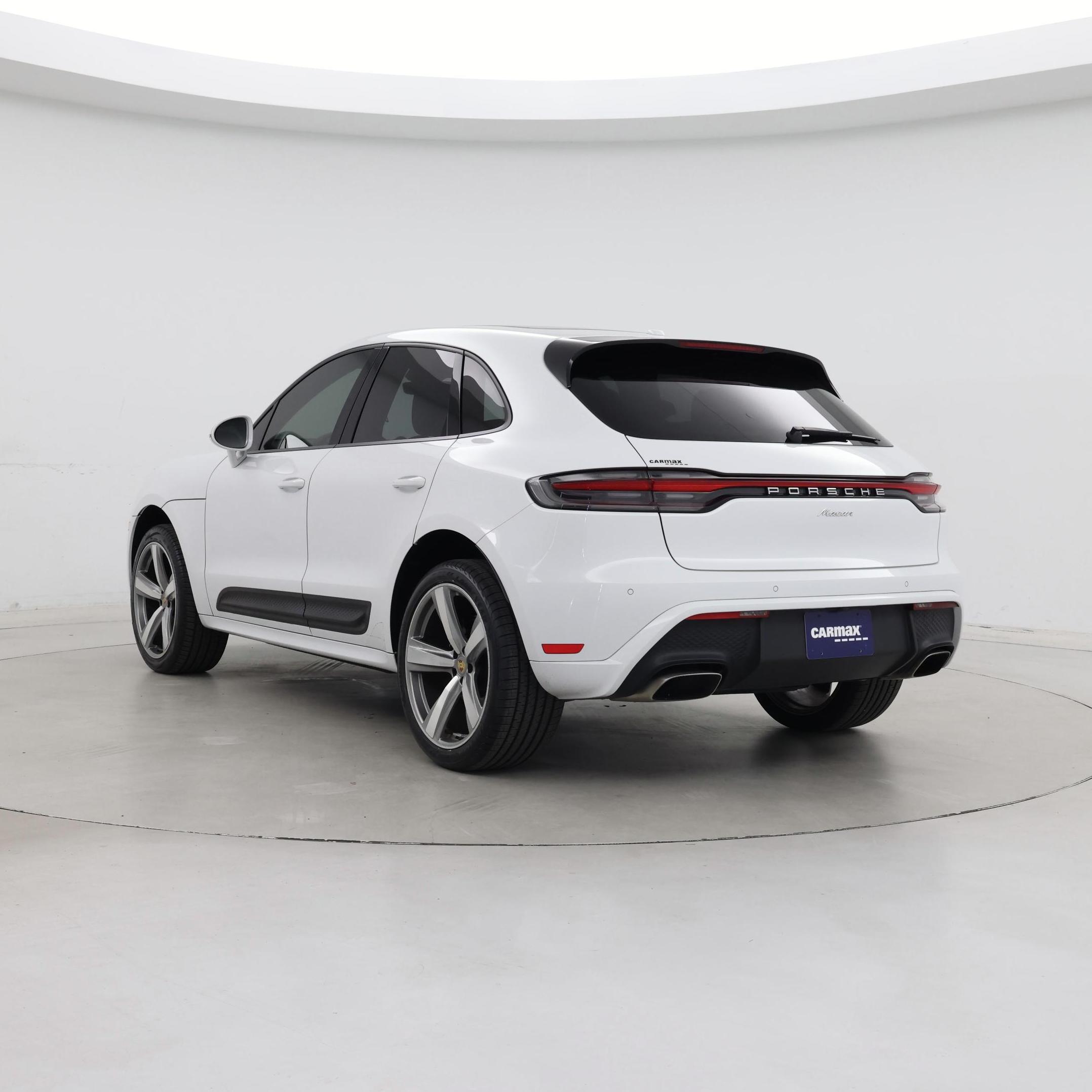 Thumbnail: 2022 Porsche Macan - 2