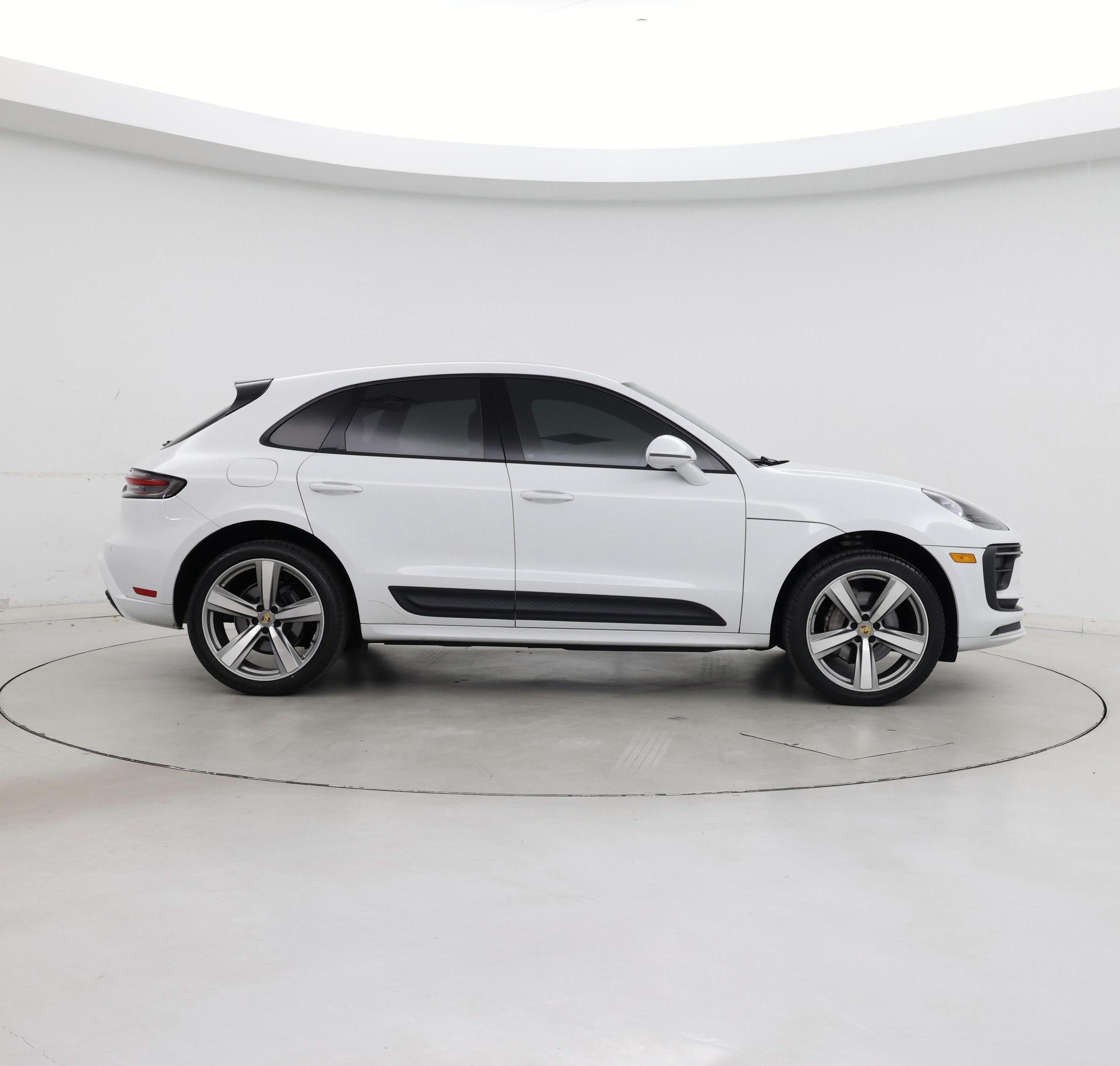 Thumbnail: 2022 Porsche Macan - 7