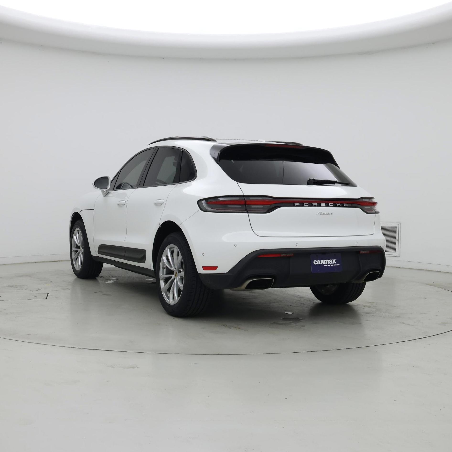 Thumbnail: 2023 Porsche Macan - 2