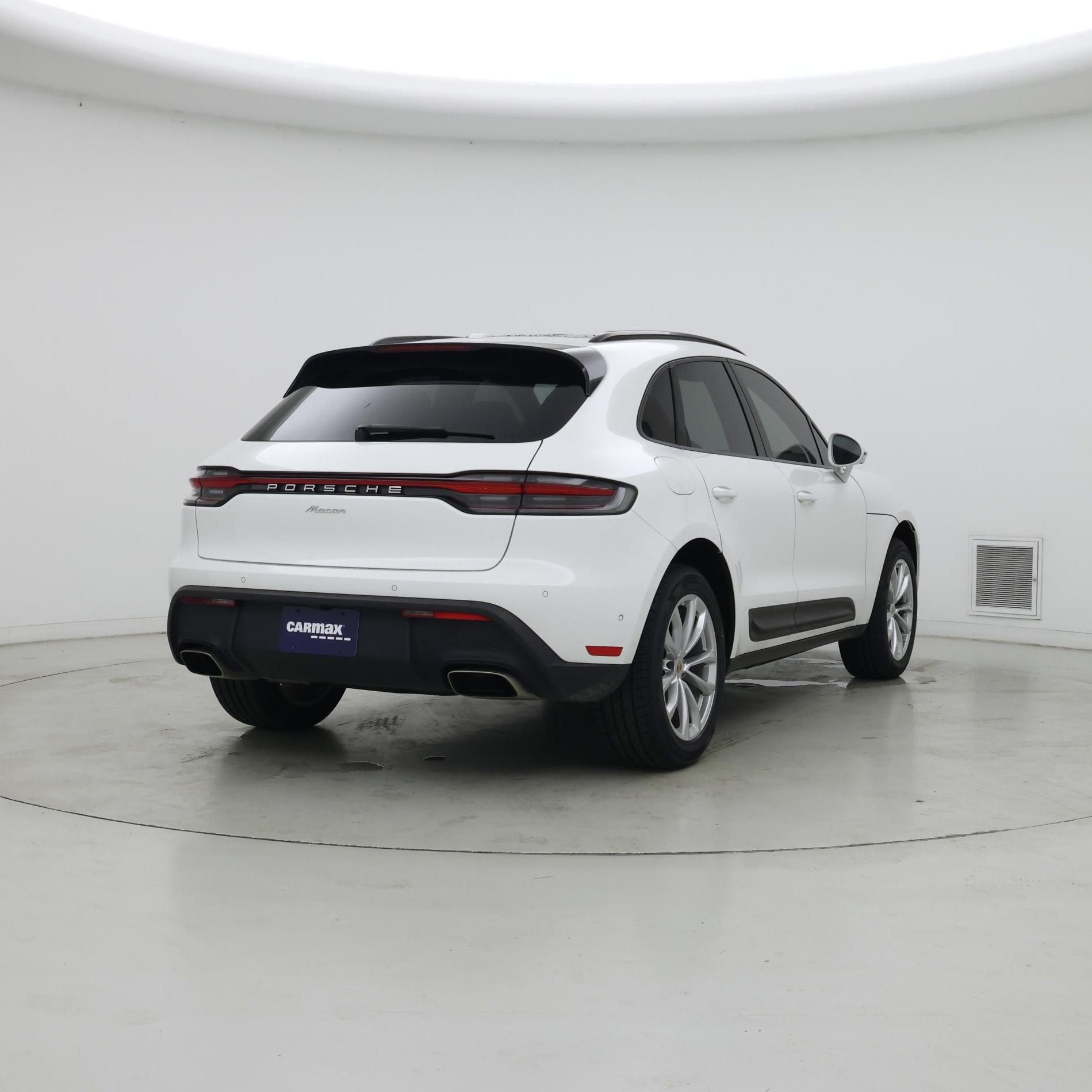 Thumbnail: 2023 Porsche Macan - 8