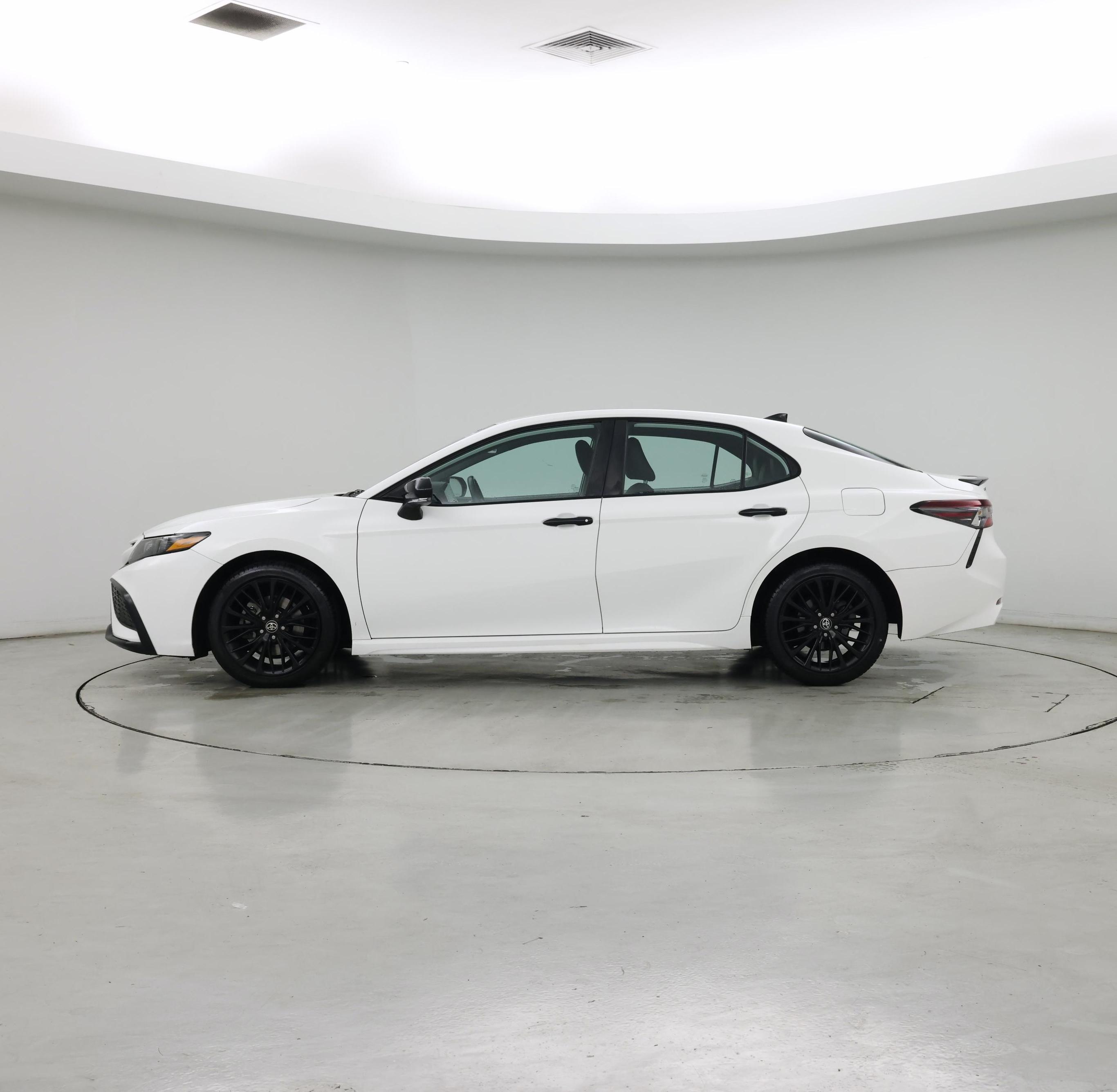 Thumbnail: 2022 Toyota Camry - 3