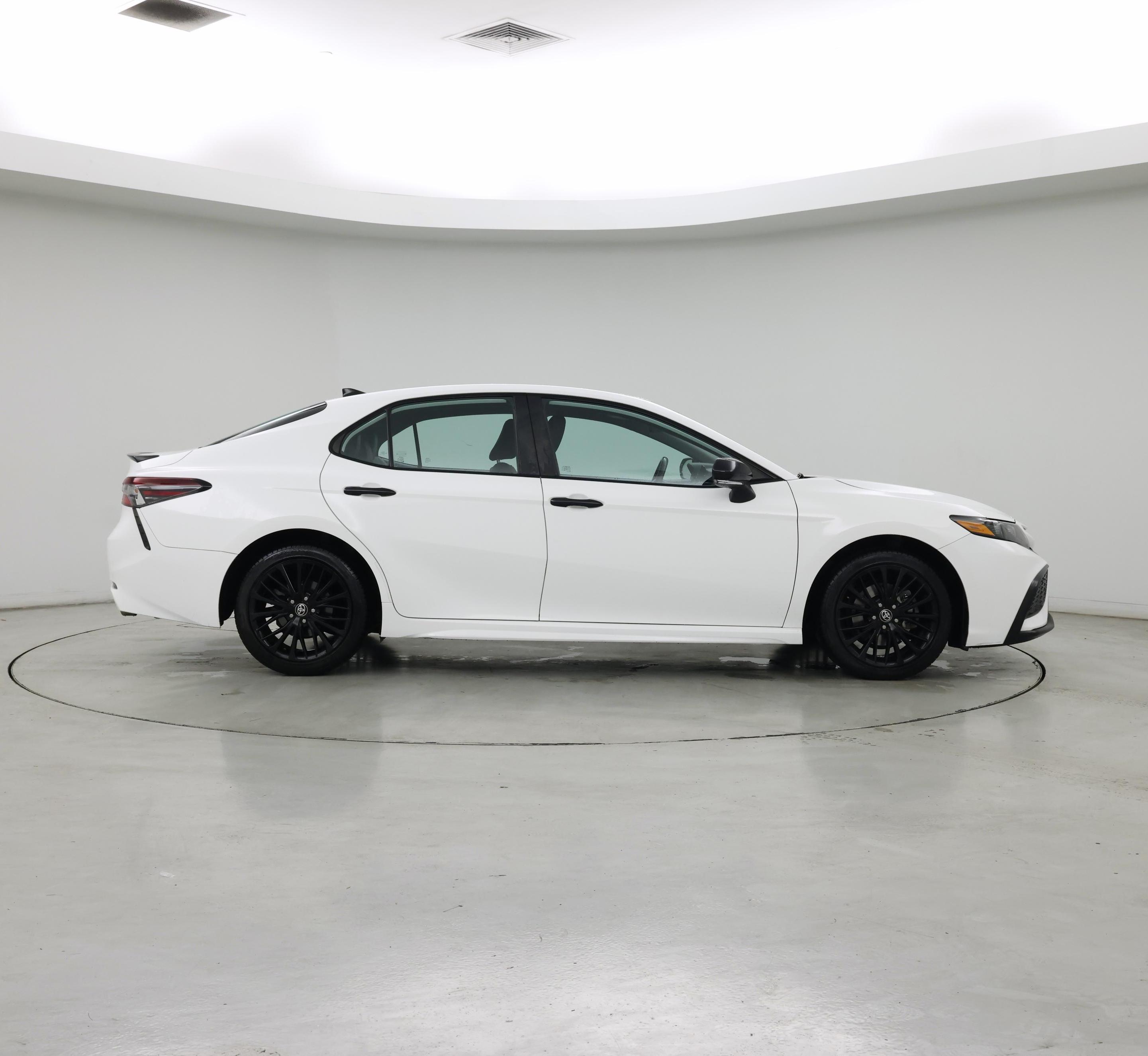 Thumbnail: 2022 Toyota Camry - 7