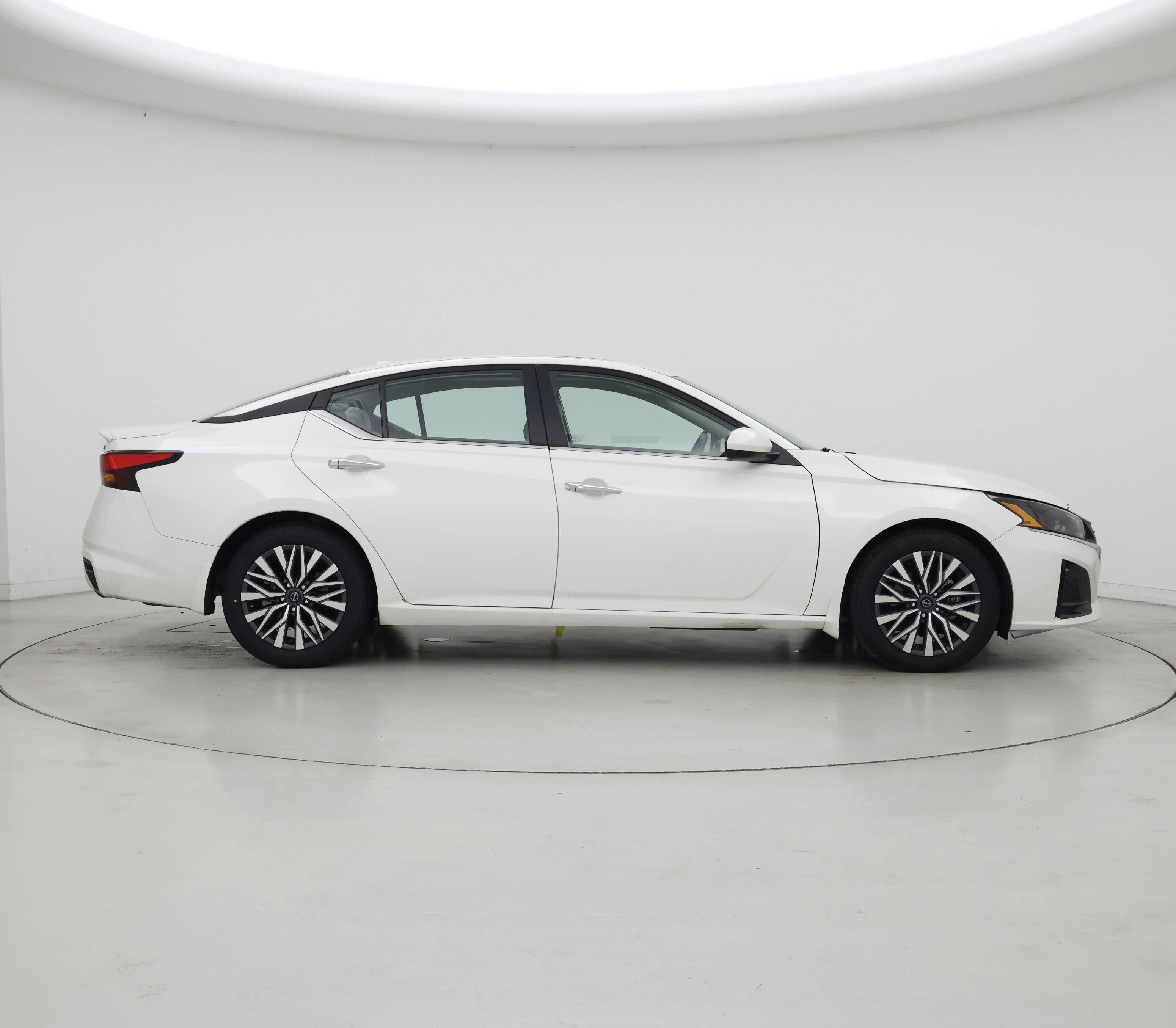 Thumbnail: 2023 Nissan Altima - 7